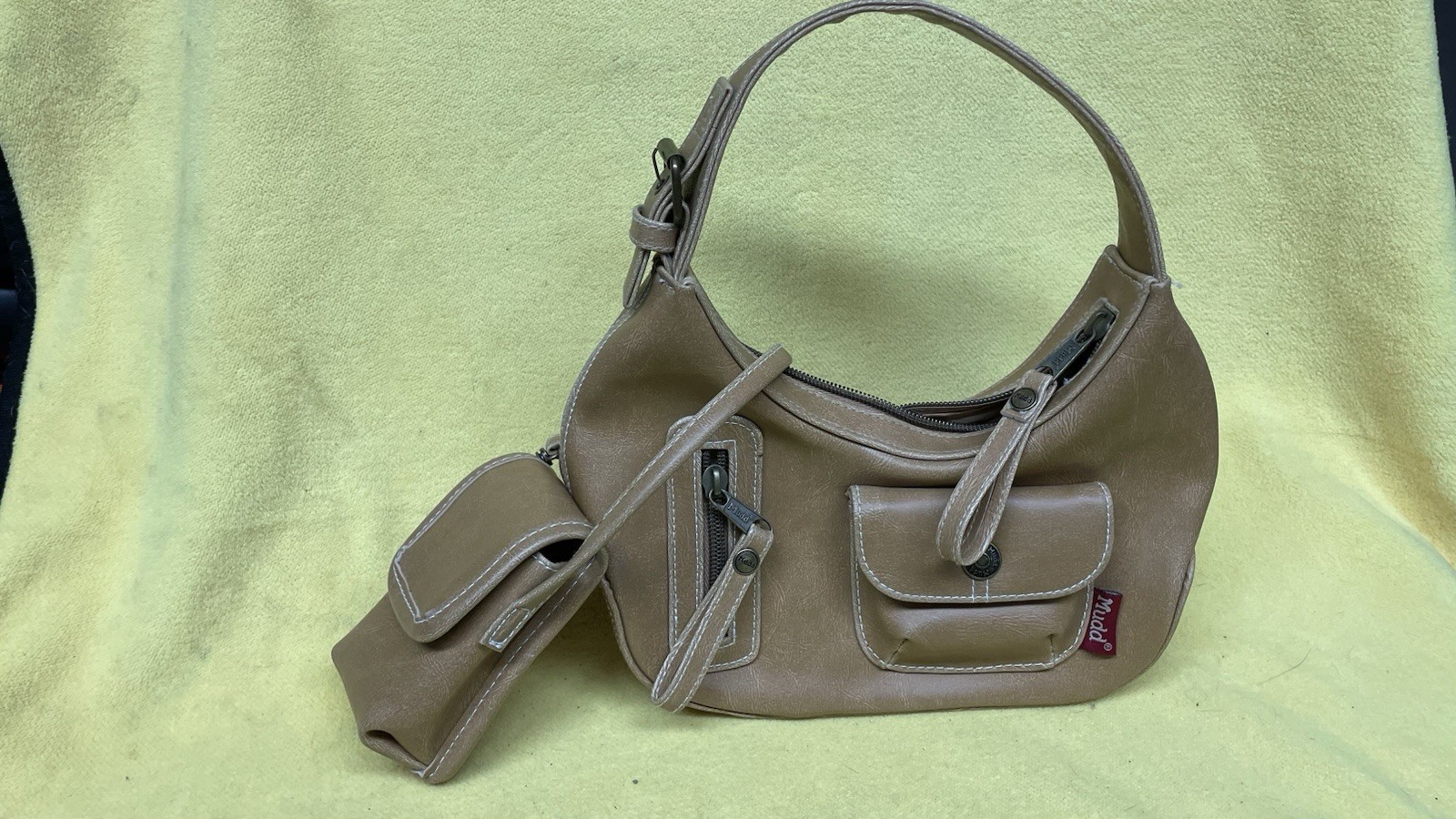 Y2K Mudd Tan Leather Vintage Shoulder Bag with Cell Phone Holder
