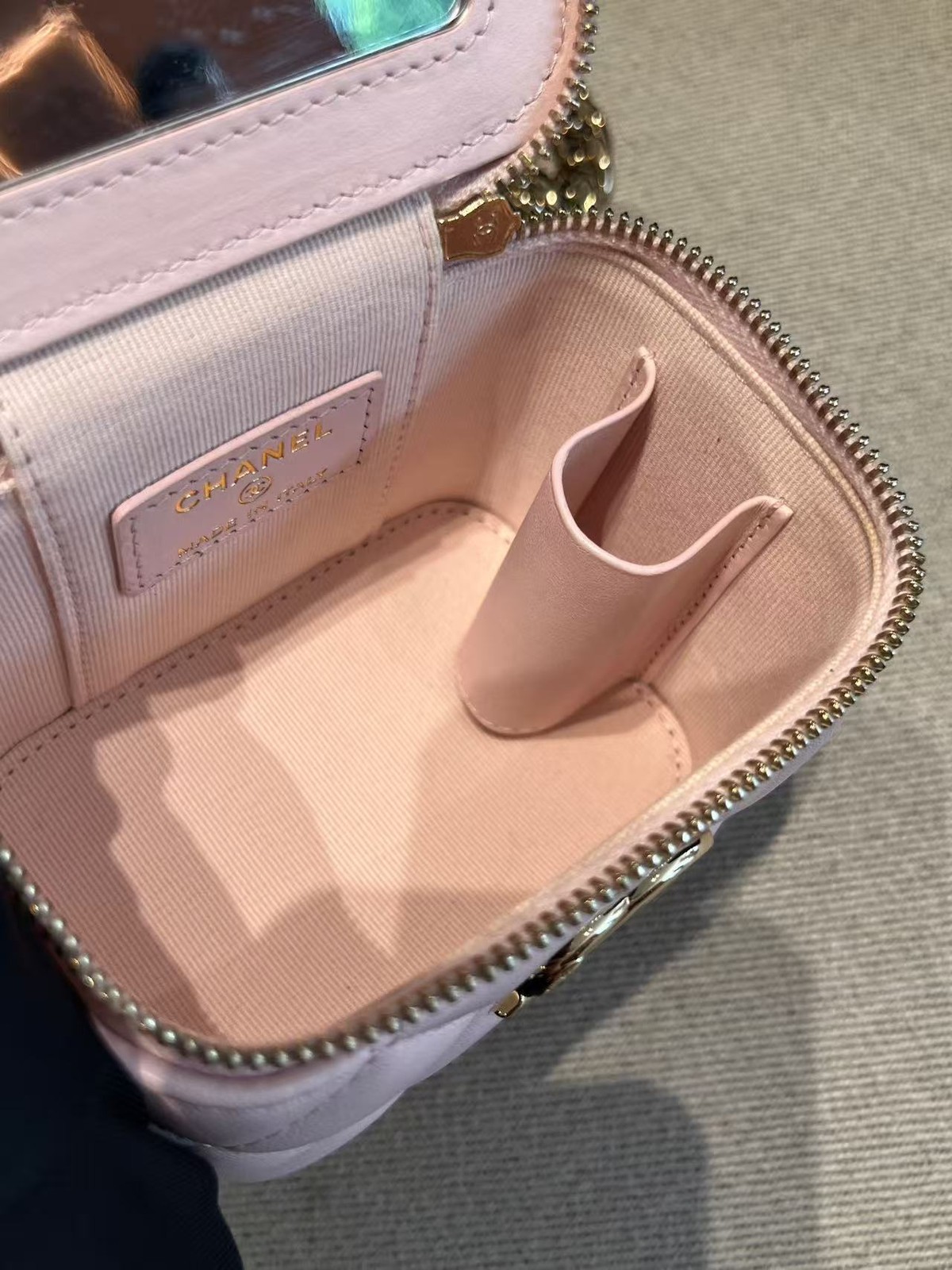 Chanel Vanity Case Mini Shoulder Bag Pink Lambskin Gold Enamel Chain Auth Trendy