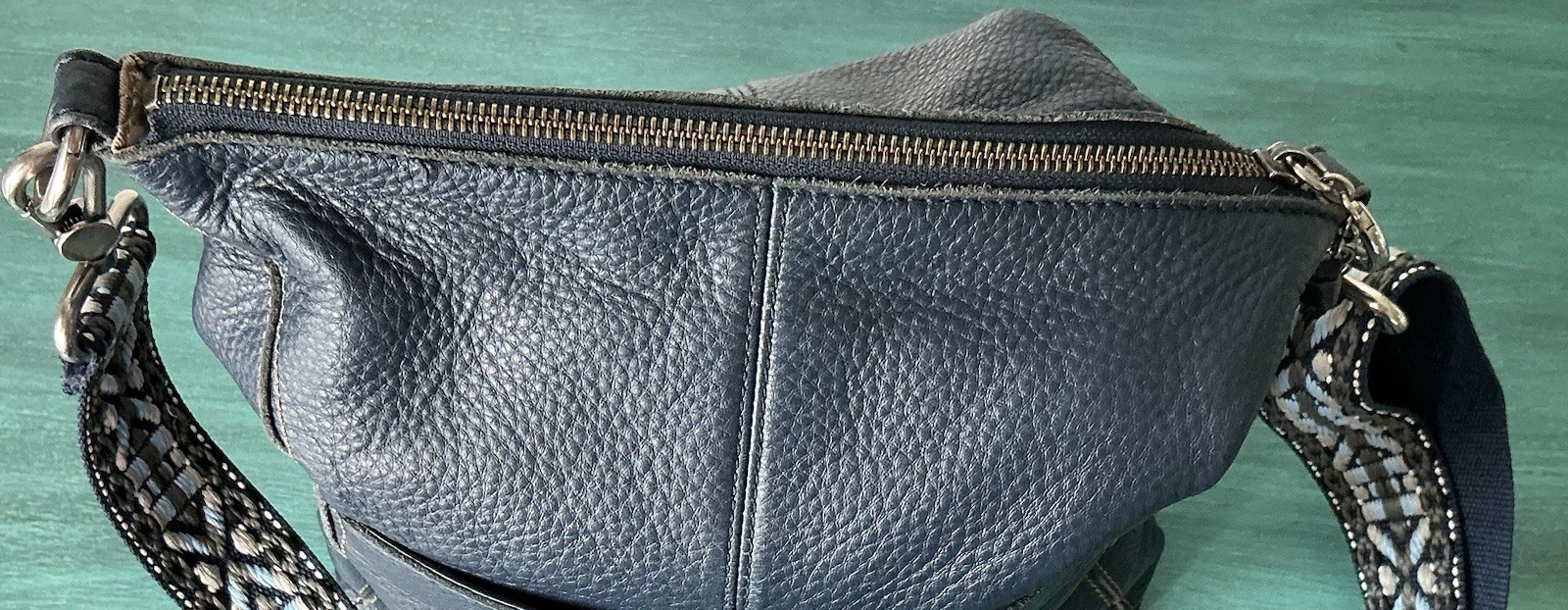 The Sak Lucia Indigo Leather Slouchy Crossbody Bag Classic Boho Hippie Travel