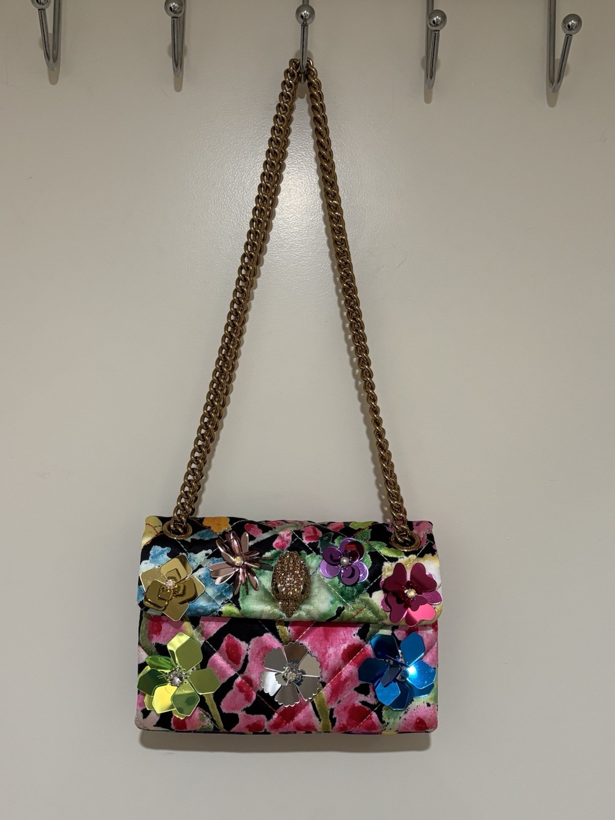 Kurt Geiger FLOWERS SHIFT Mini Kensington 3D Crystals 8″x5.25″x2.25″ Synthetic