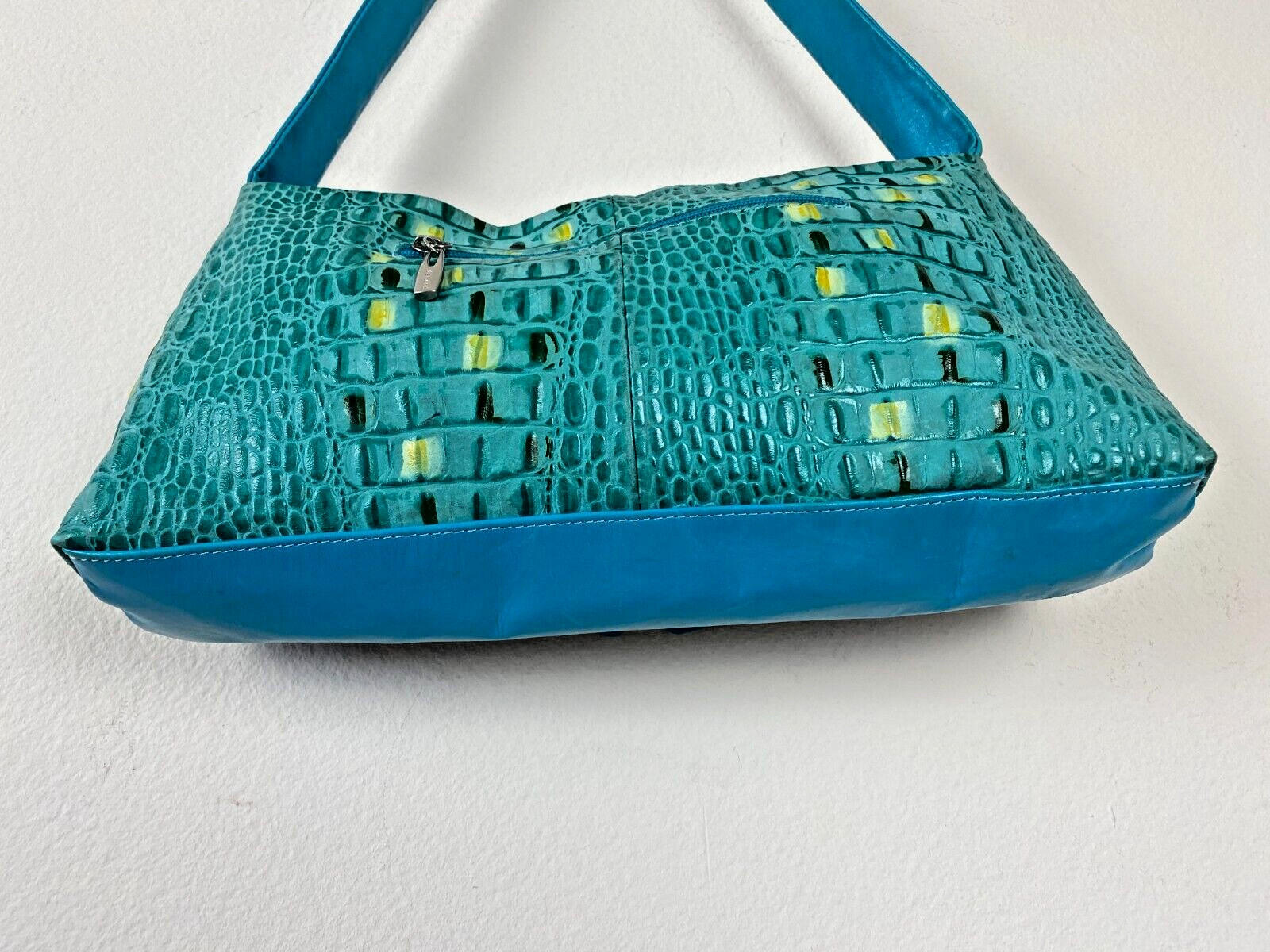 Y2K DIAMOND Italian Design Shoulder Bag Turquoise Blue Pat. Leather Fashionista
