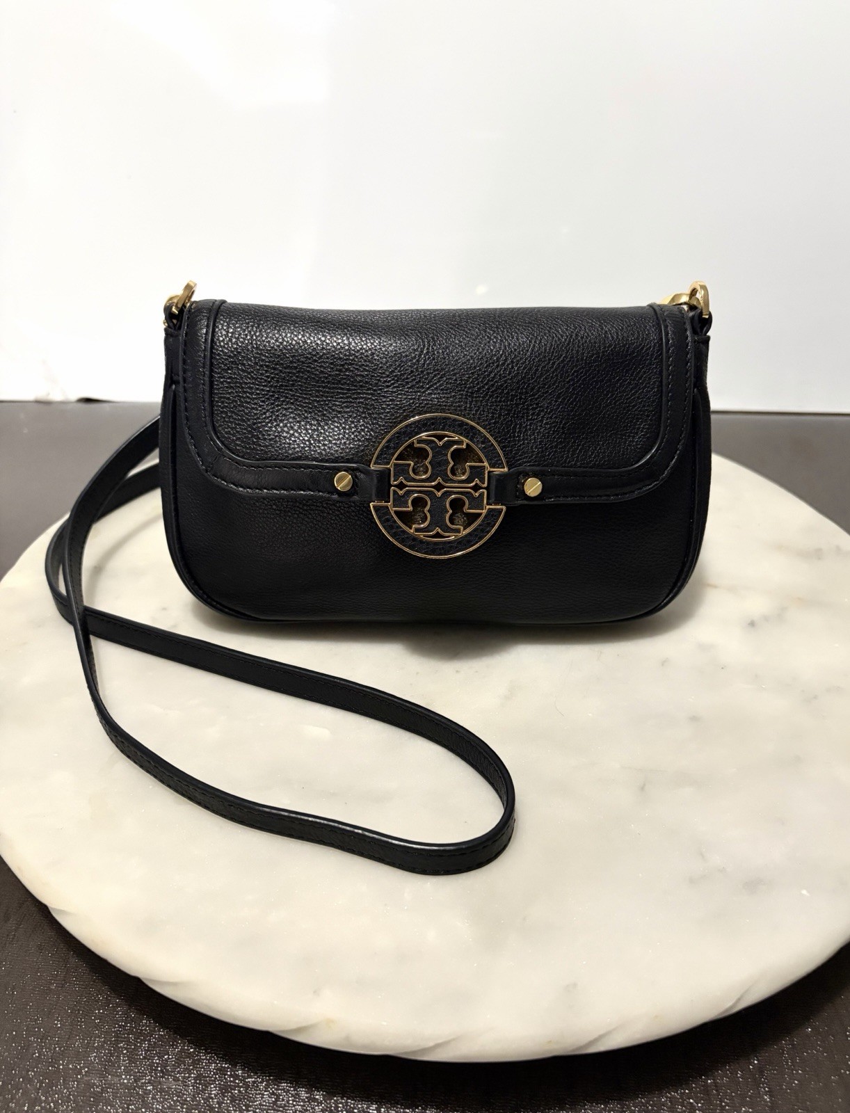 TORY BURCH Classic Black Pebbled Leather Amanda Mini Crossbody PHONE WALLET Bag