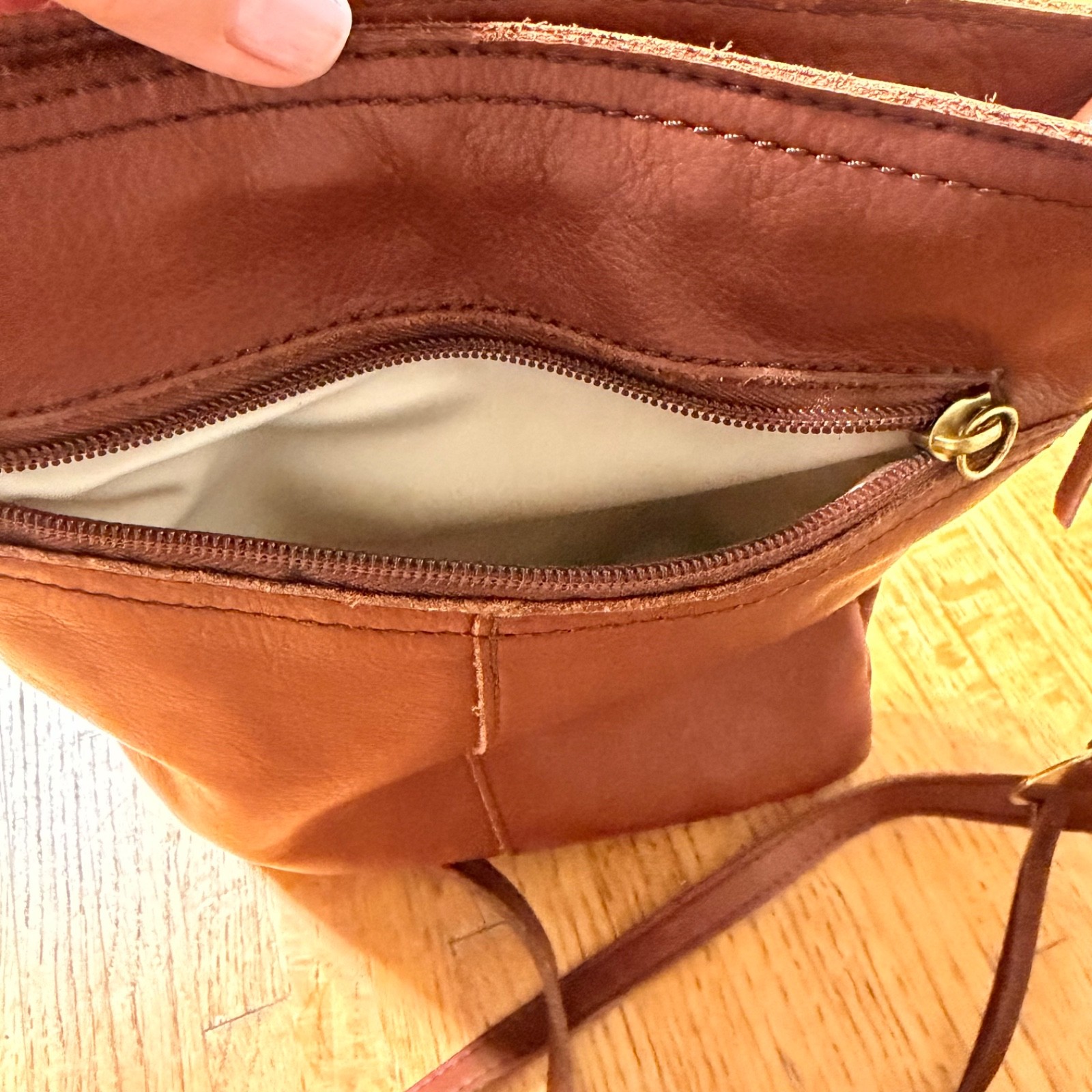 Margot New York Brandy Leather Split Pocket Crossbody Bag MSRP $125 NWOT