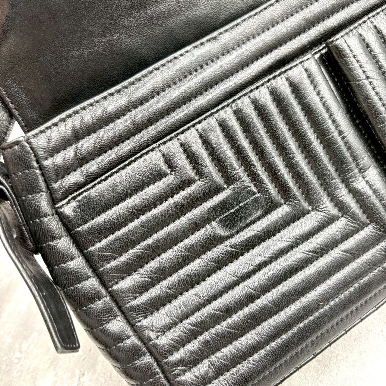 BALLY Leather Quilted Flap Shoulder Bag Geometric Stitch Black Y2K Vintage Auth