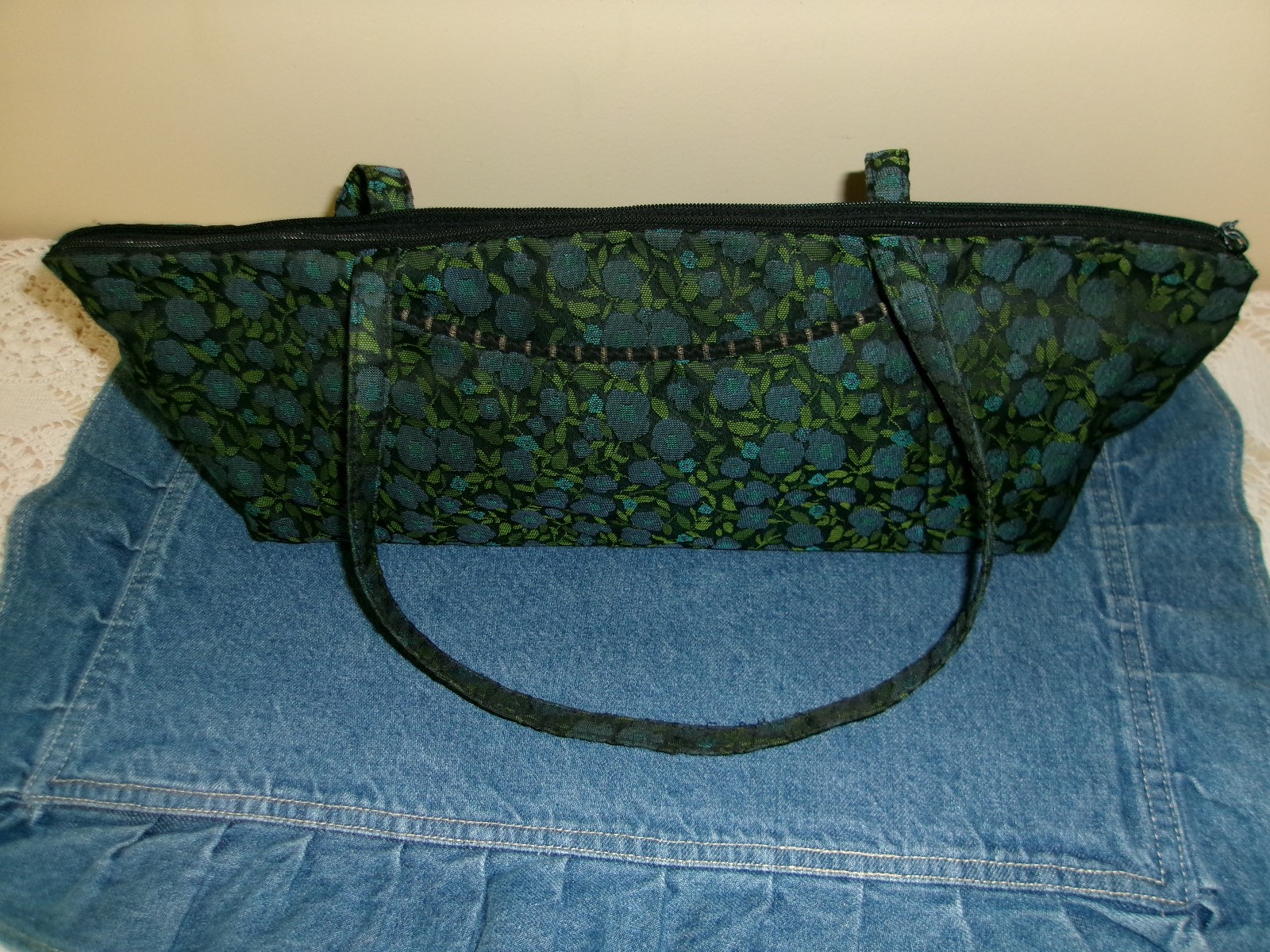 Maruca~ Pretty Jacquard Fabric Baguette Style Shoulder Bag~Blue Floral~Co. USA