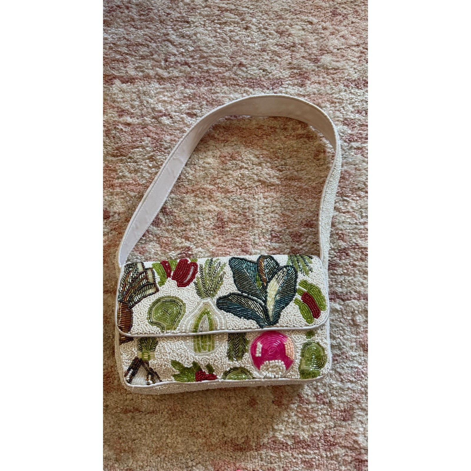 VIRAL MARSHALLS/TJ MAXX BEADED BAG VEGETABLES
