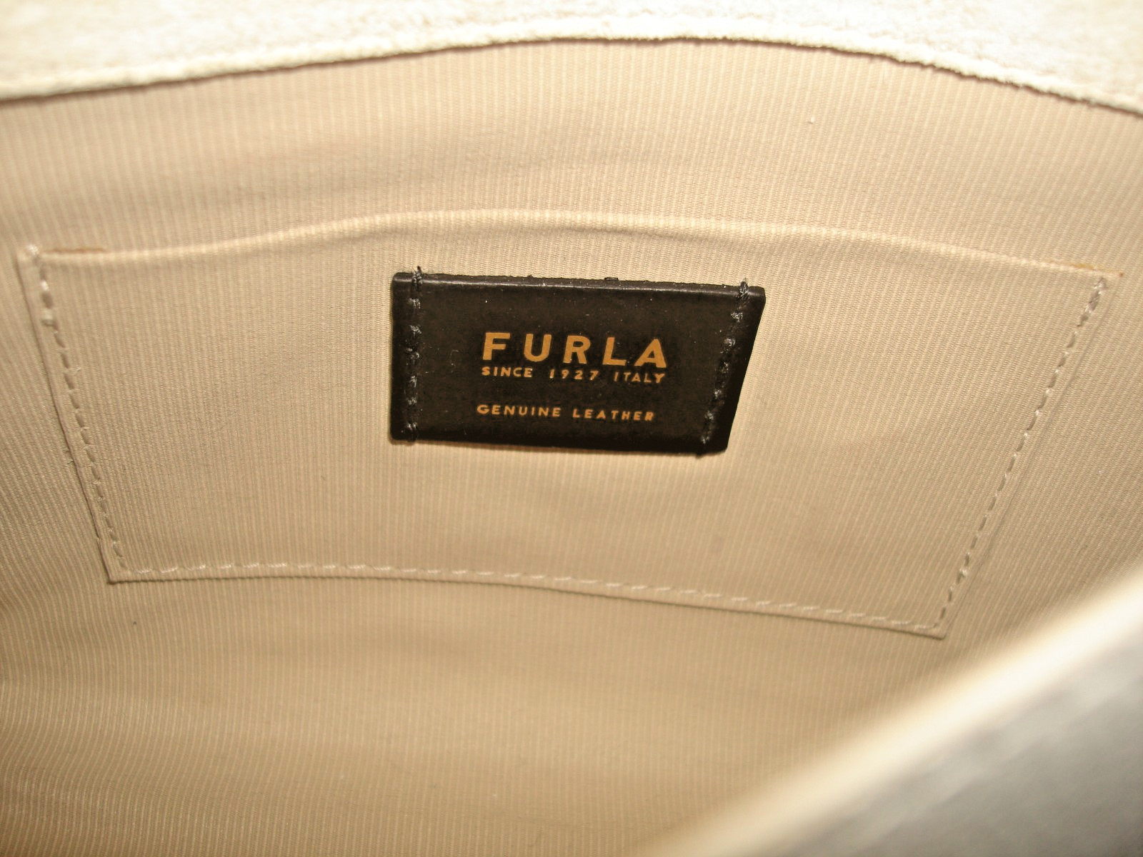 Furla Metropolis White Leather Small Chain Strap Crossbody Shoulder Bag MINT!