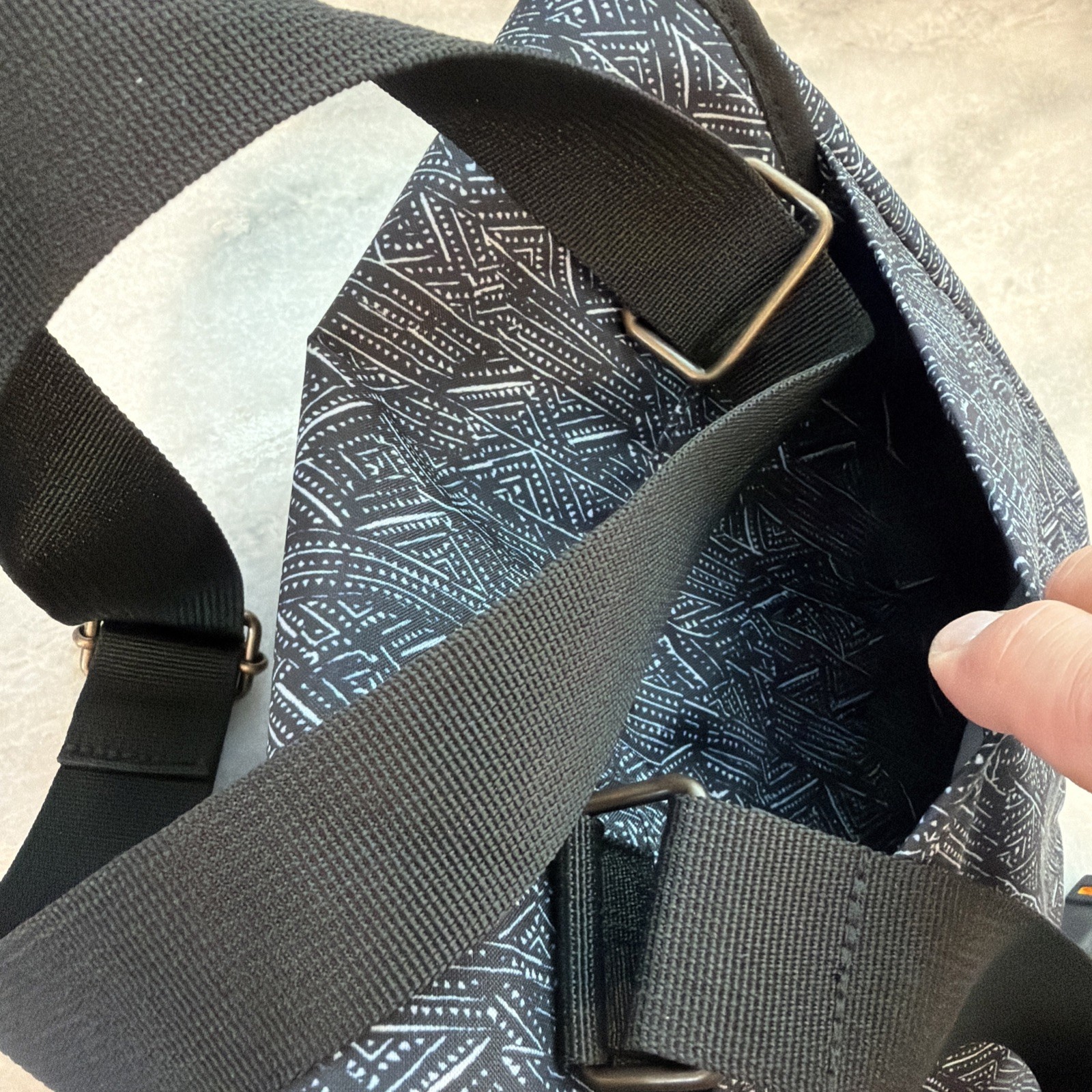 Eddie Bauer Crossbody Messenger Bag Adjustable 14”-26” Drop Strap Pockets 10”x11