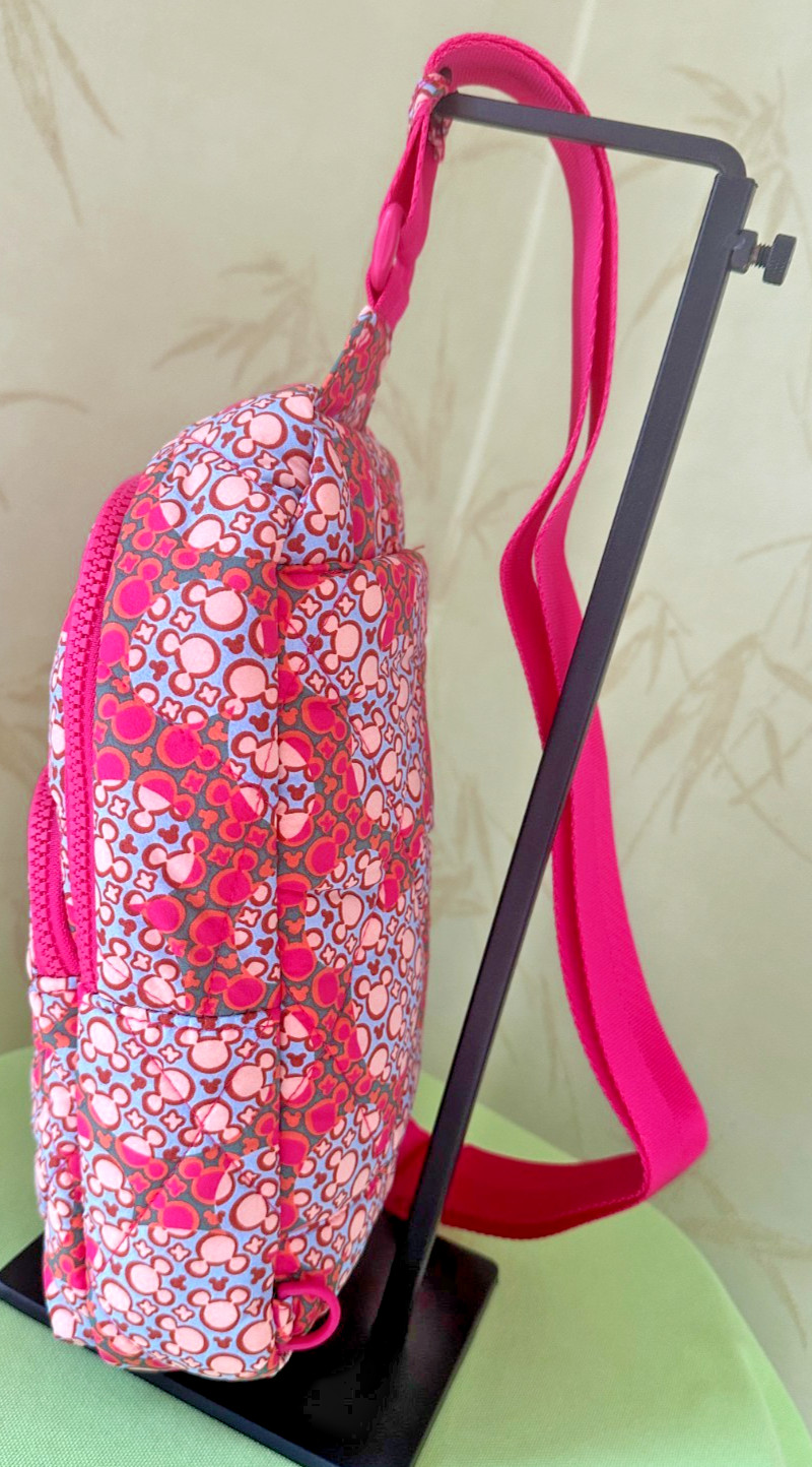 VERA BRADLEY X DISNEY LORMAN SLING BACKPACK:NWT MICKEY MOUSE KALEIDOSCOPE PINK