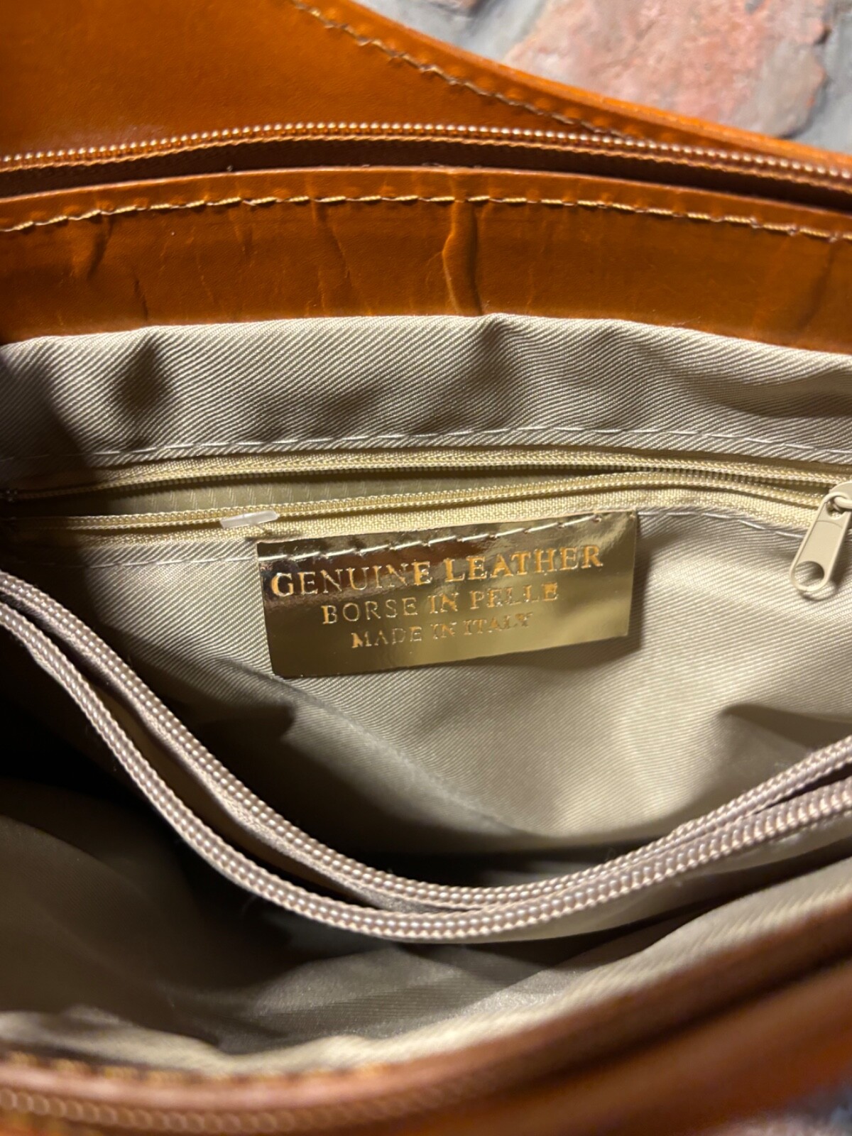Borse in Pelle Leather Convertible Backpack purse. NWOT. 10.5in x 11in x 3in