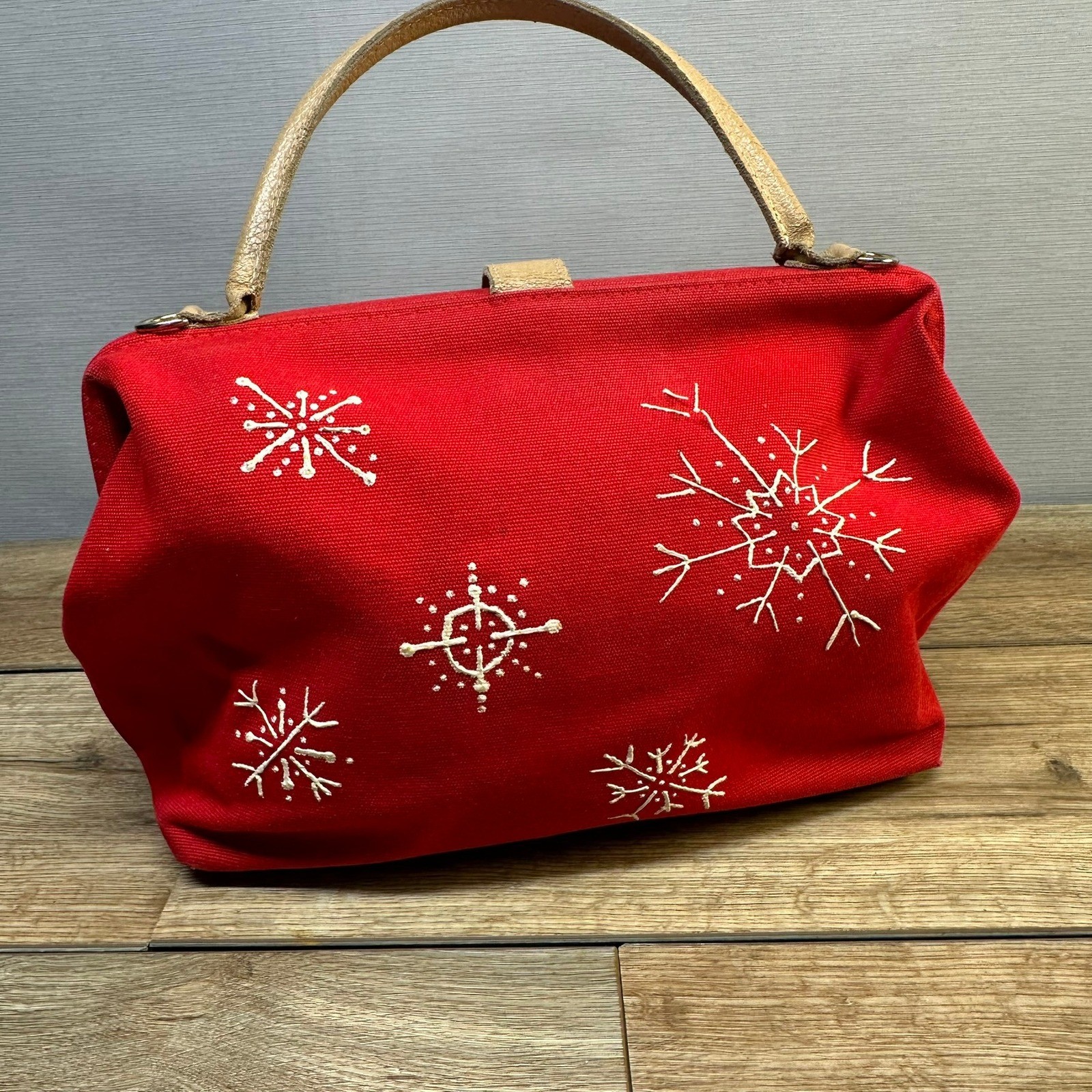 Vintage T. Capelli Hand Painted Snowman Purse Red Holiday Festive Handbag 90s