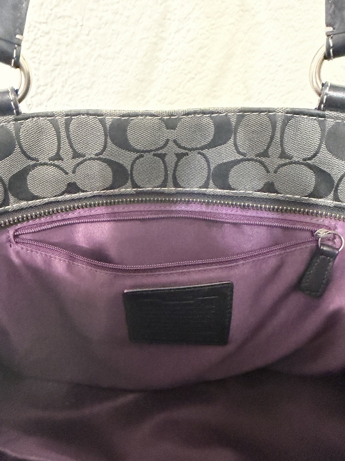 Coach Signature Black/Gray Patchwork Shoulder Bag Zip Strap Charm Lined Pockets