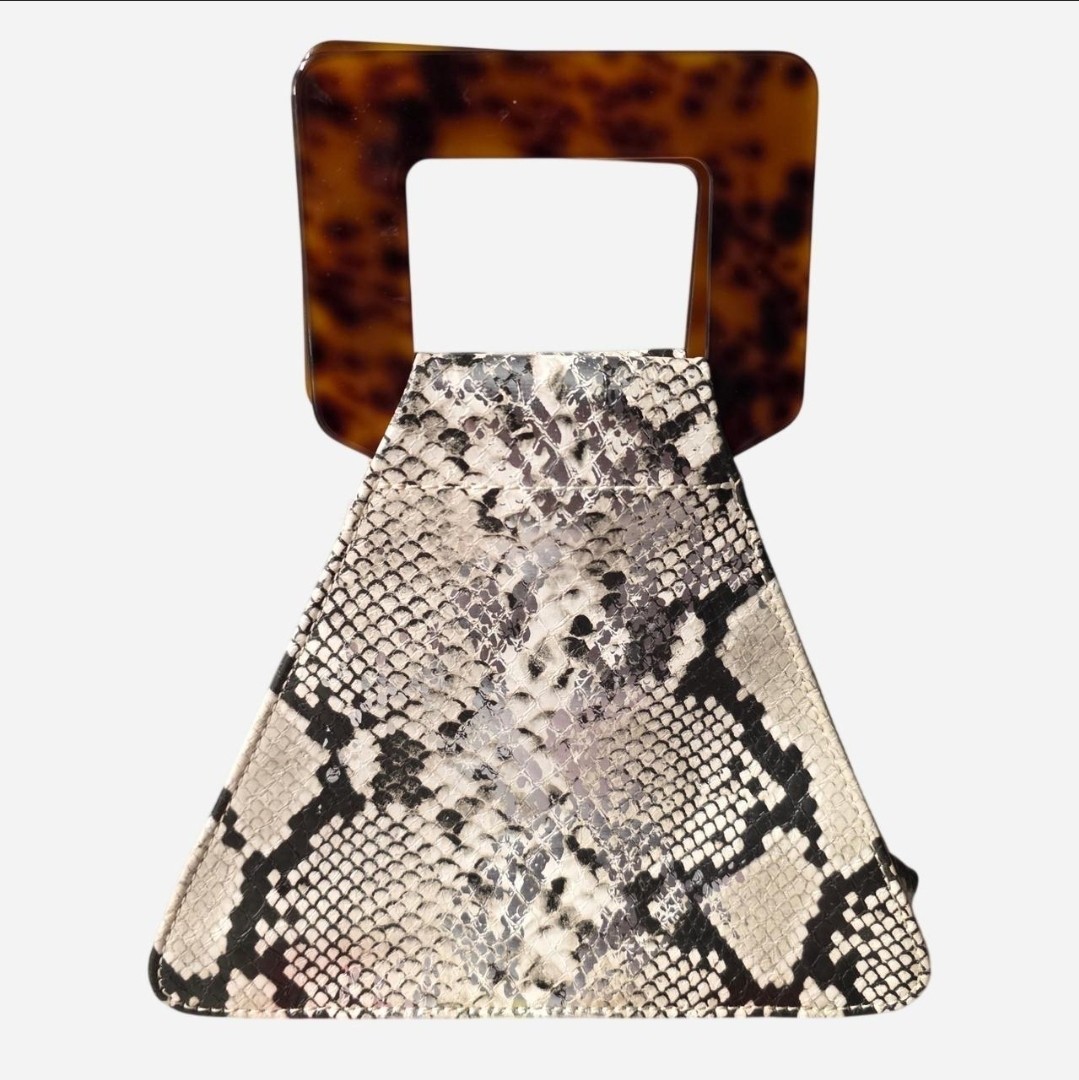 Urban Expressions Delilah Vegan Leather Snake skin Bag w/ Tortoise shell handle.