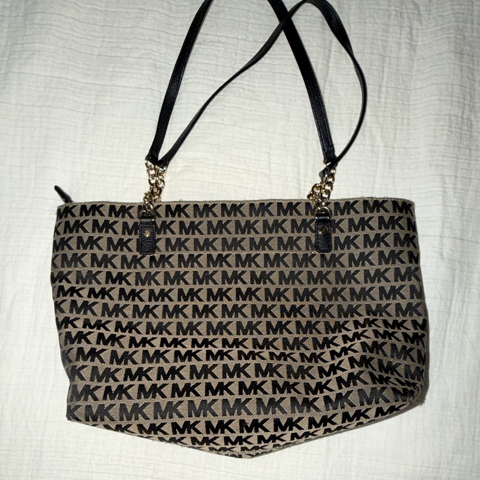 Michael Kors MK Logo Shoulder Bag Zip Chain Strap Gold Hardware Beige Black