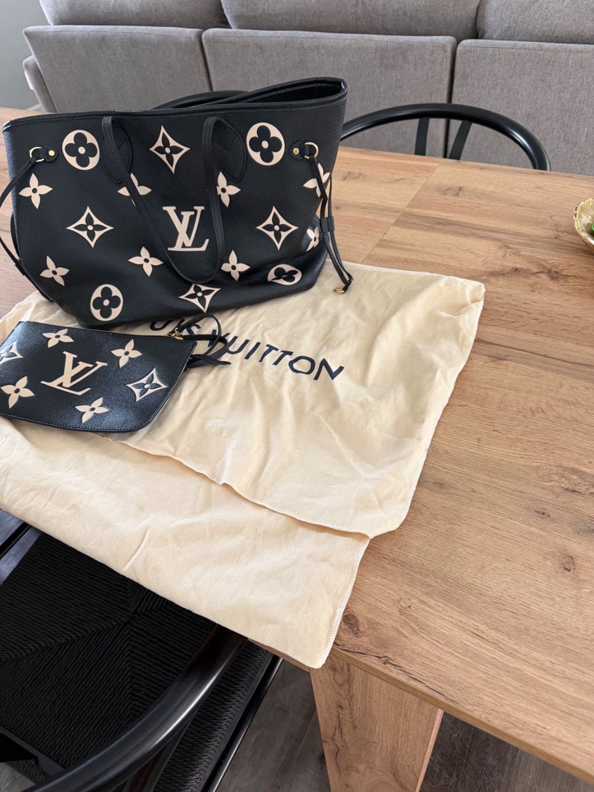 Louis Vuitton Neverfull MM Empreinte Giant Monogram Black/Beige with the pochett