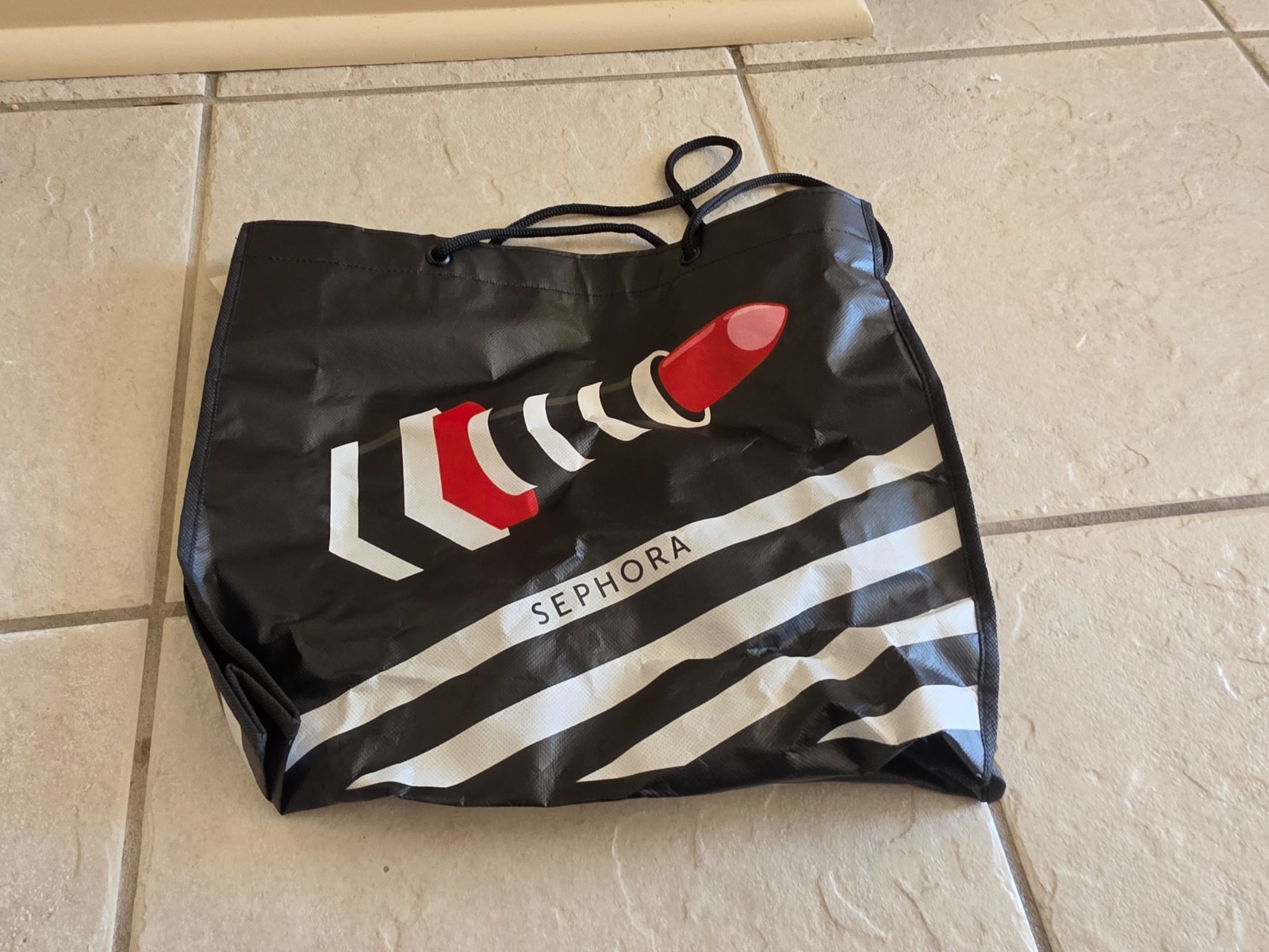 SEPHORA VIB RED LIPSTICK KISS REUSABLE BEACH SHOPPING TOTE BAG BLACK WHITE