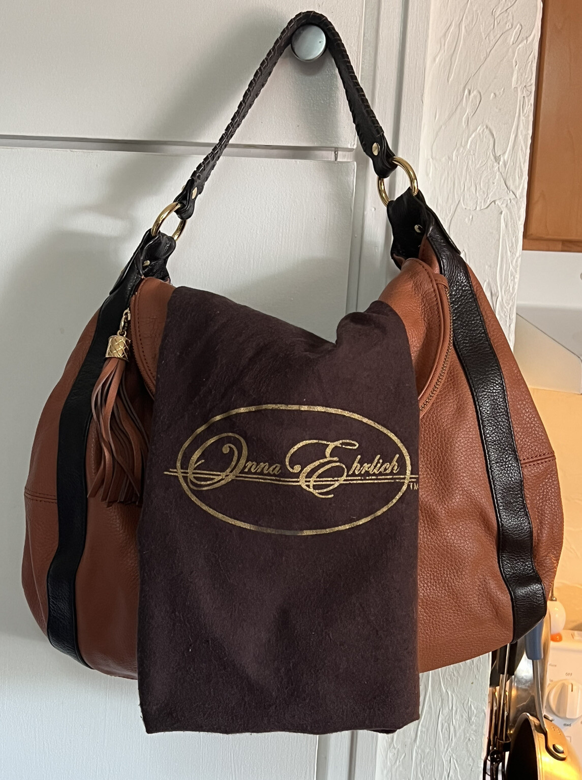 NWOT RETAIL DISPLAY ONNA EHRLICH LARGE TWO TONE RACHAEL HOBO RET $650
