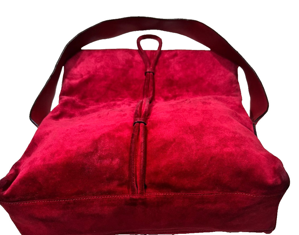 BURBERRY HAYMARKET SHOULDER BAG HANDBAG RED SUEDE LEATHER BLACK HORN TOGGLE NICE