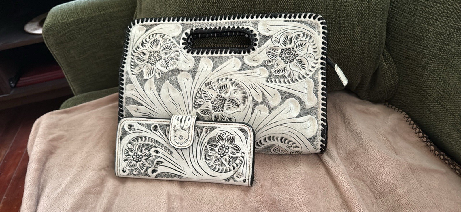 White Floral Tooled Satchel Top Handle Zip w/ Strap & Coin Purse