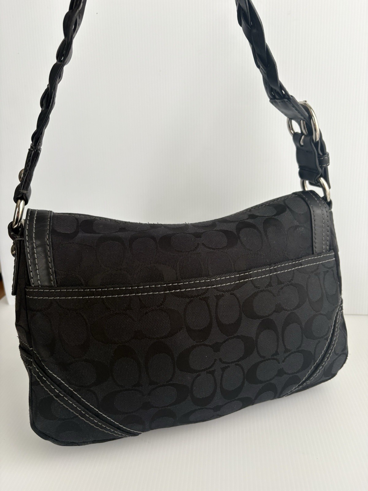 Vintage Coach Chelsea Signature Bag in black Turn lock /silver Hardware EUC
