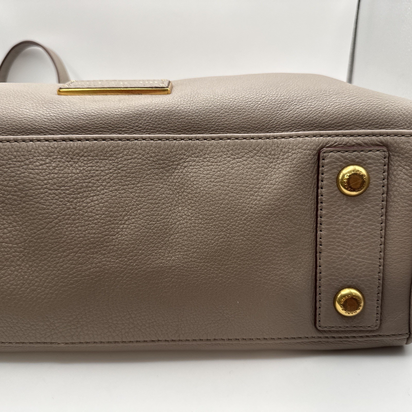 Marc Jacobs Too Hot To Handle Sachel Shoulder Bag Taupe Review- Read Descrip.