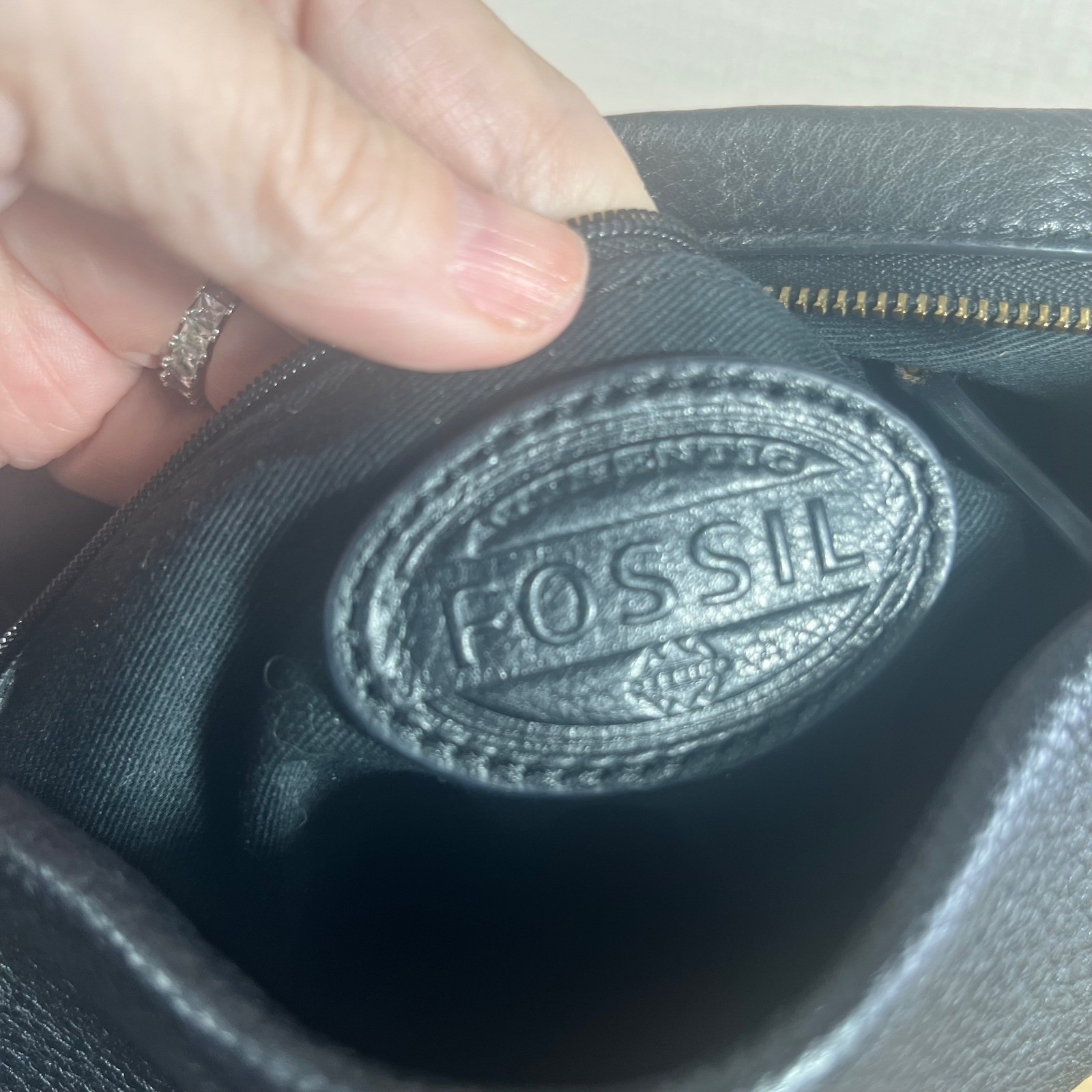 Fossil Black Pebbled Cowhide Leather Crossbody Shoulder Bag Gold Zip Large