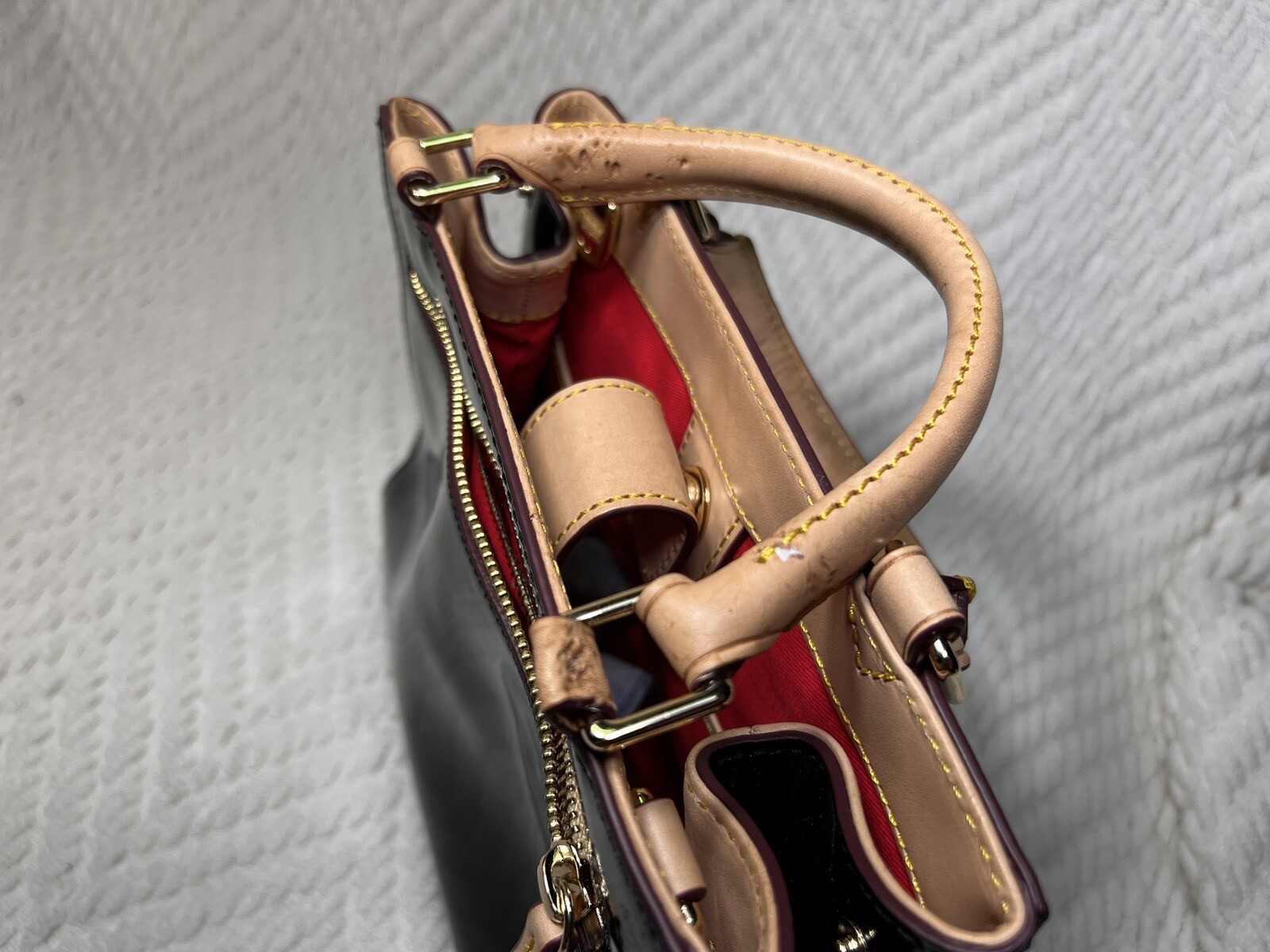 Dooney & Bourke B10208 Black / Beige Womens Patent Zip Satchel 13x6x9.5 in