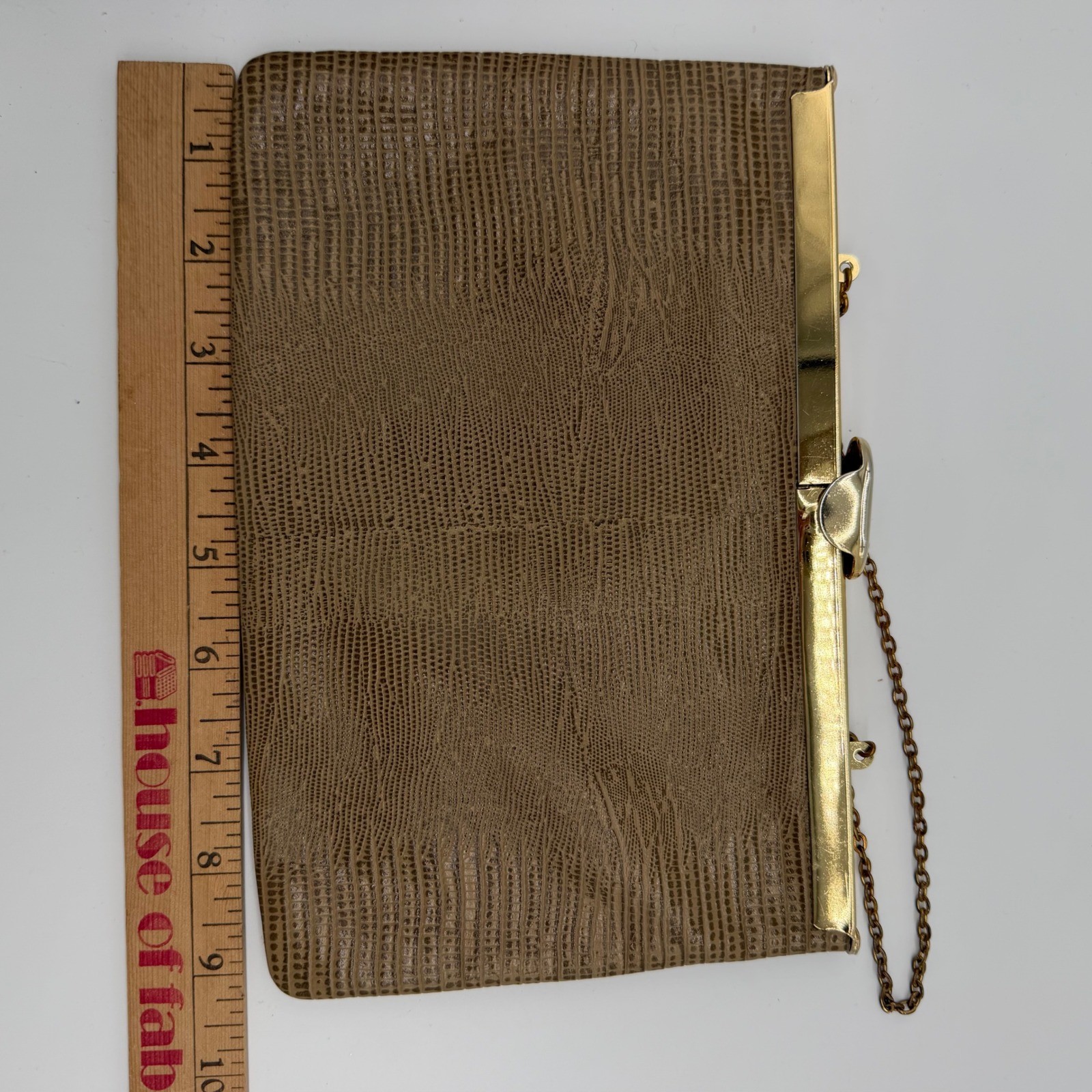 Vintage Etra Beige Lizard Embossed Leather Clutch Purse Gold Frame Chain Strap