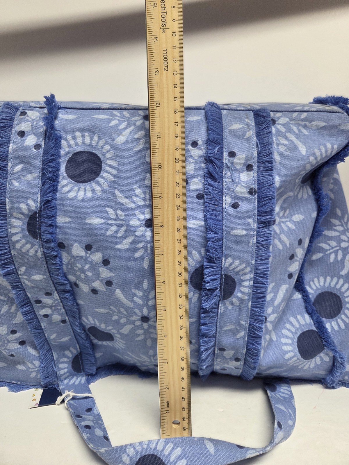 Roller Rabbit Women’s Large Beach Tote Blue Floral Fringe Open Top Zip Pocket