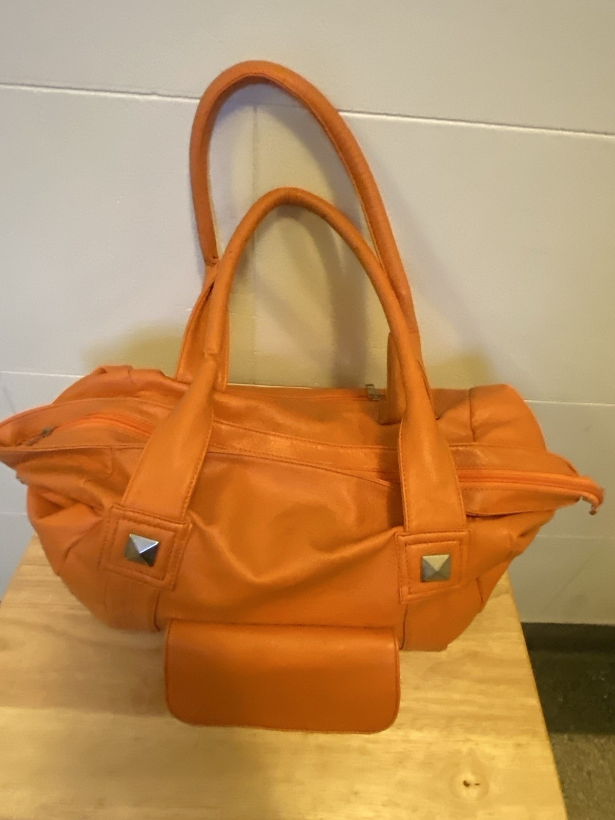 HAND CARRY BAG WOMEN