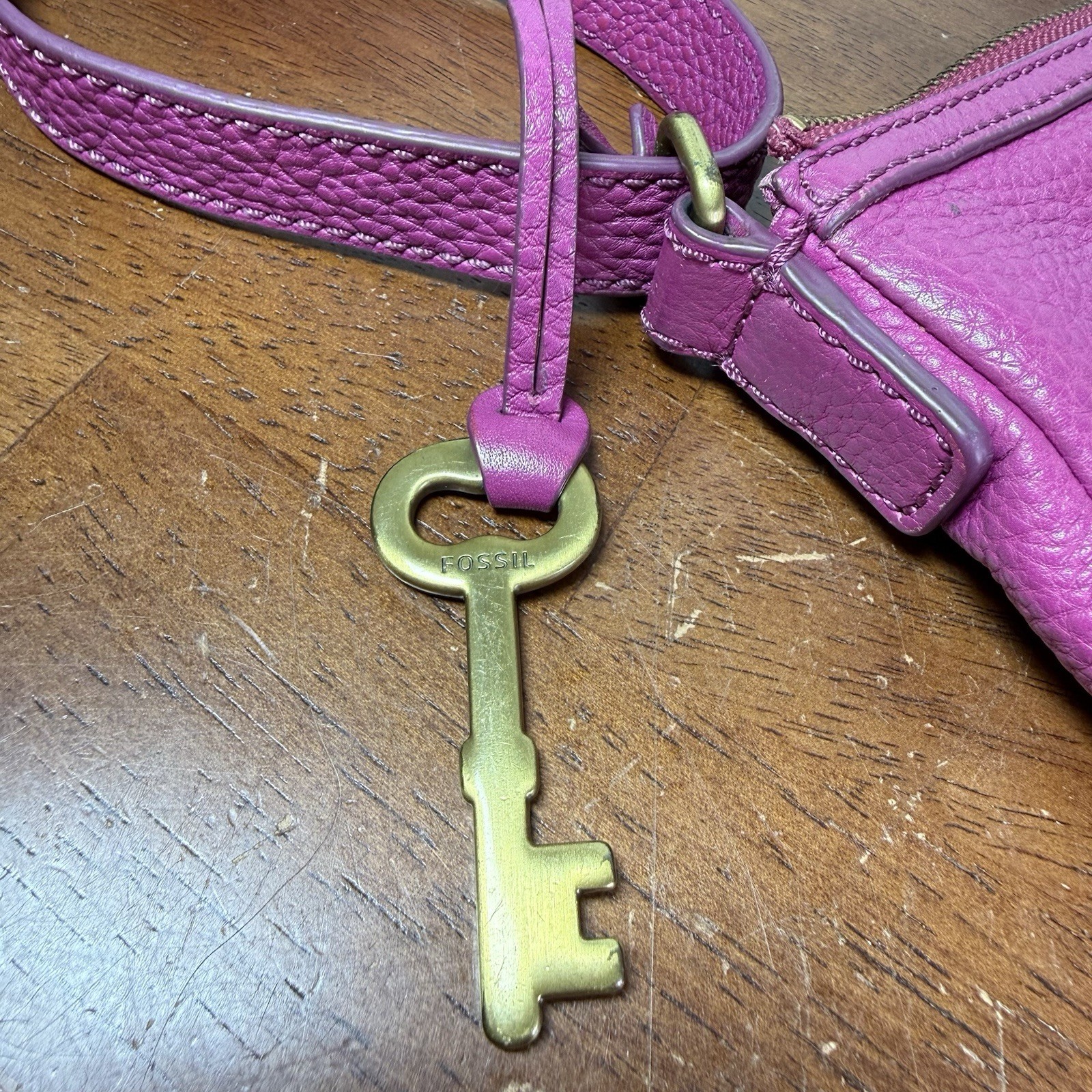Fossil Erin Fuchisa Pink Pebbled Leather Crossbody Purse Bag Double Pocket Front