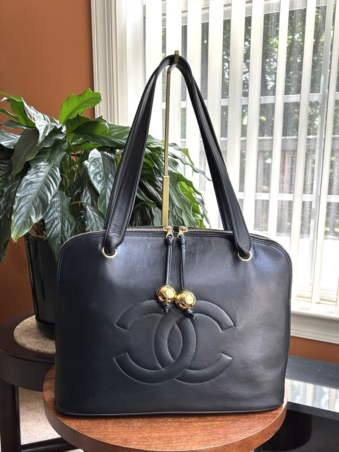 CHANEL CC Lambskin Leather Shoulder Bag, Black
