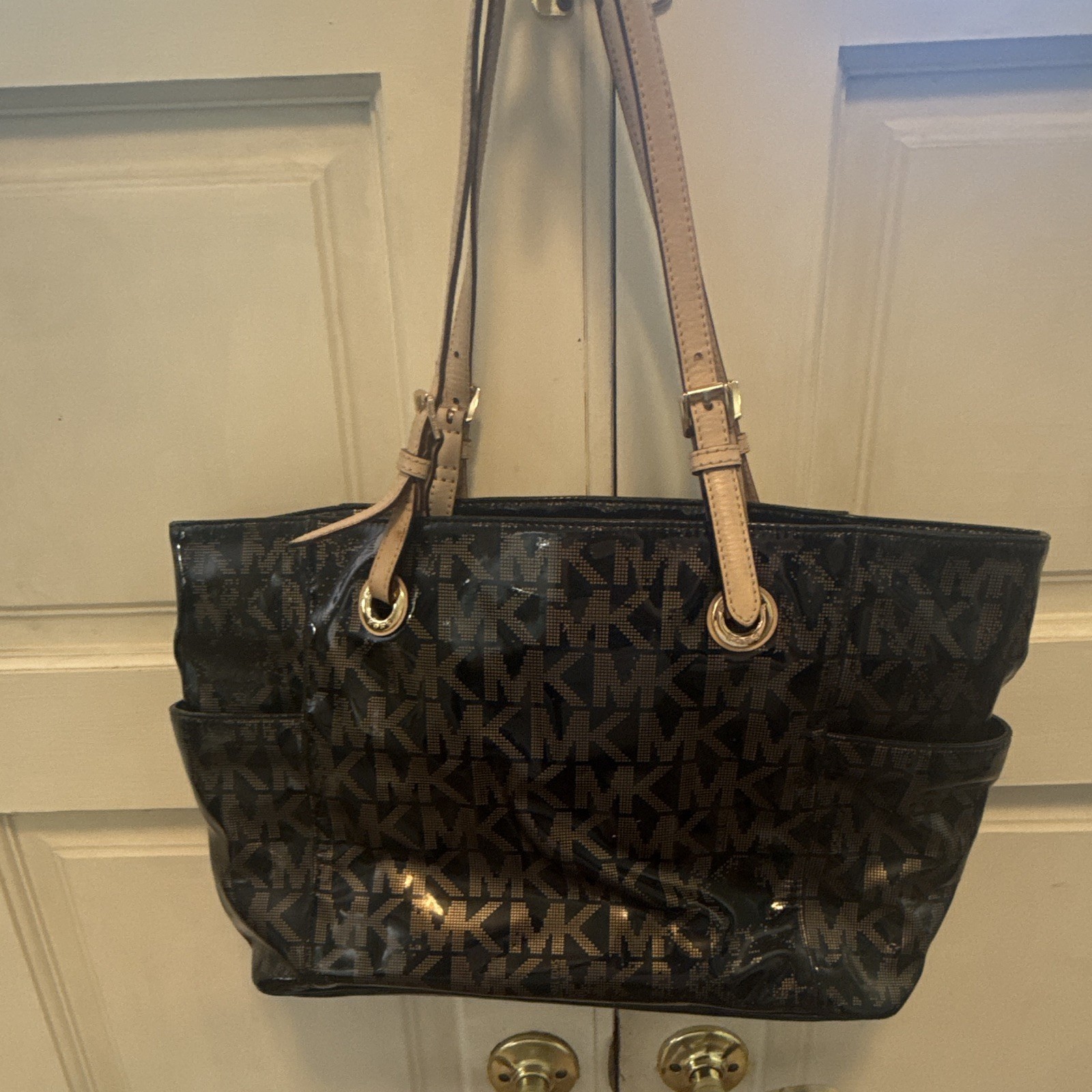 Michael Kors Monogram Black/Brown Tote Shoulder Bag Zip Inner Pockets Gold