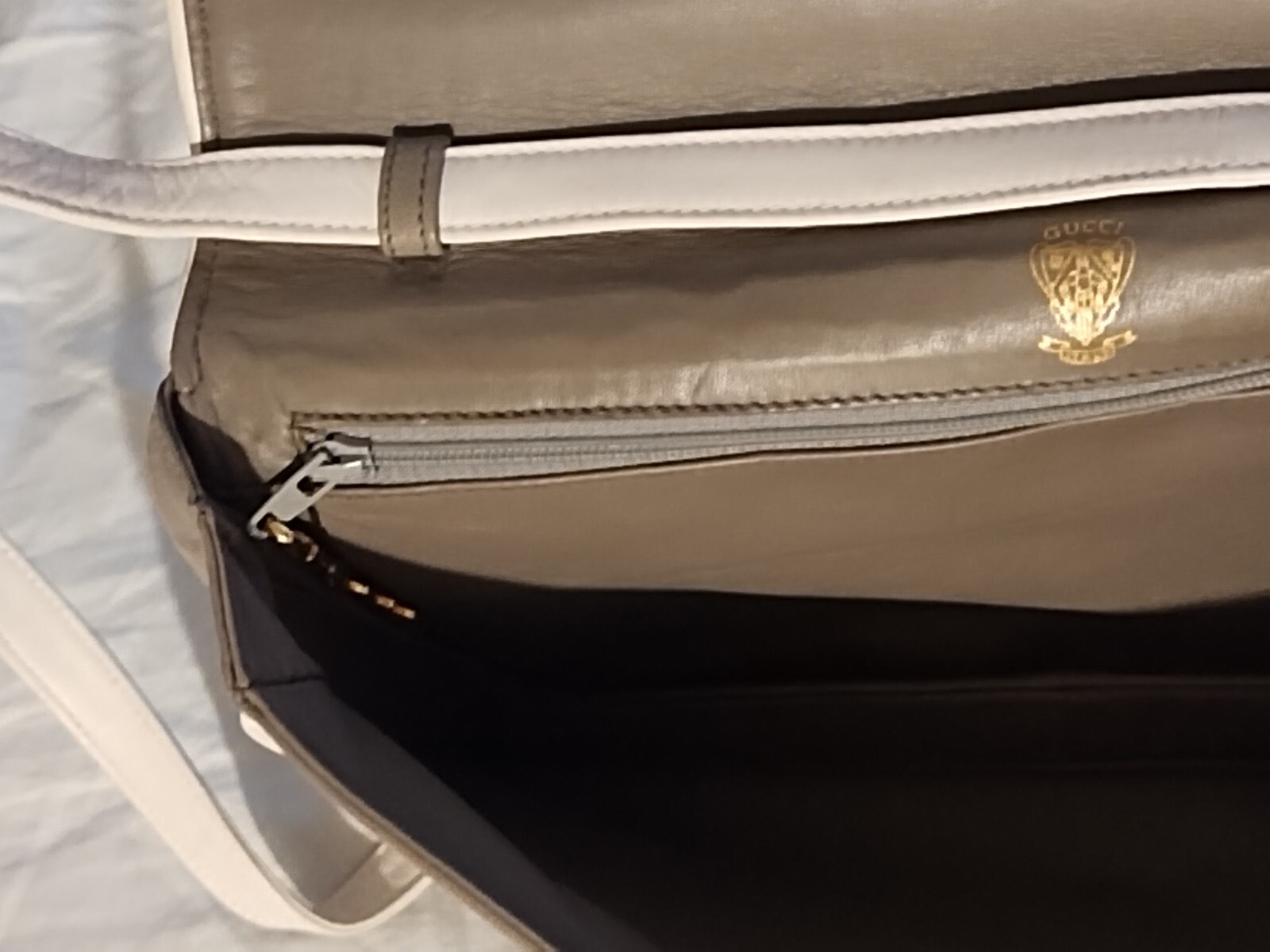 GUCCI Micro GG Coated Canvas Leather. Crossbody. Cream & Brown
