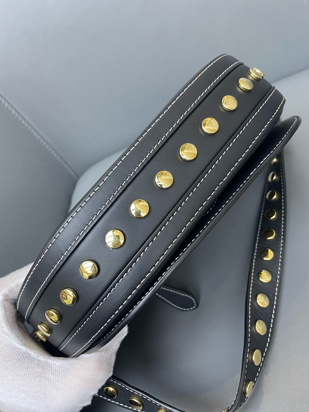 Burberry Pea Underarm Bag Normal Size Black Cowhide Leather 2-Way Duty Paid