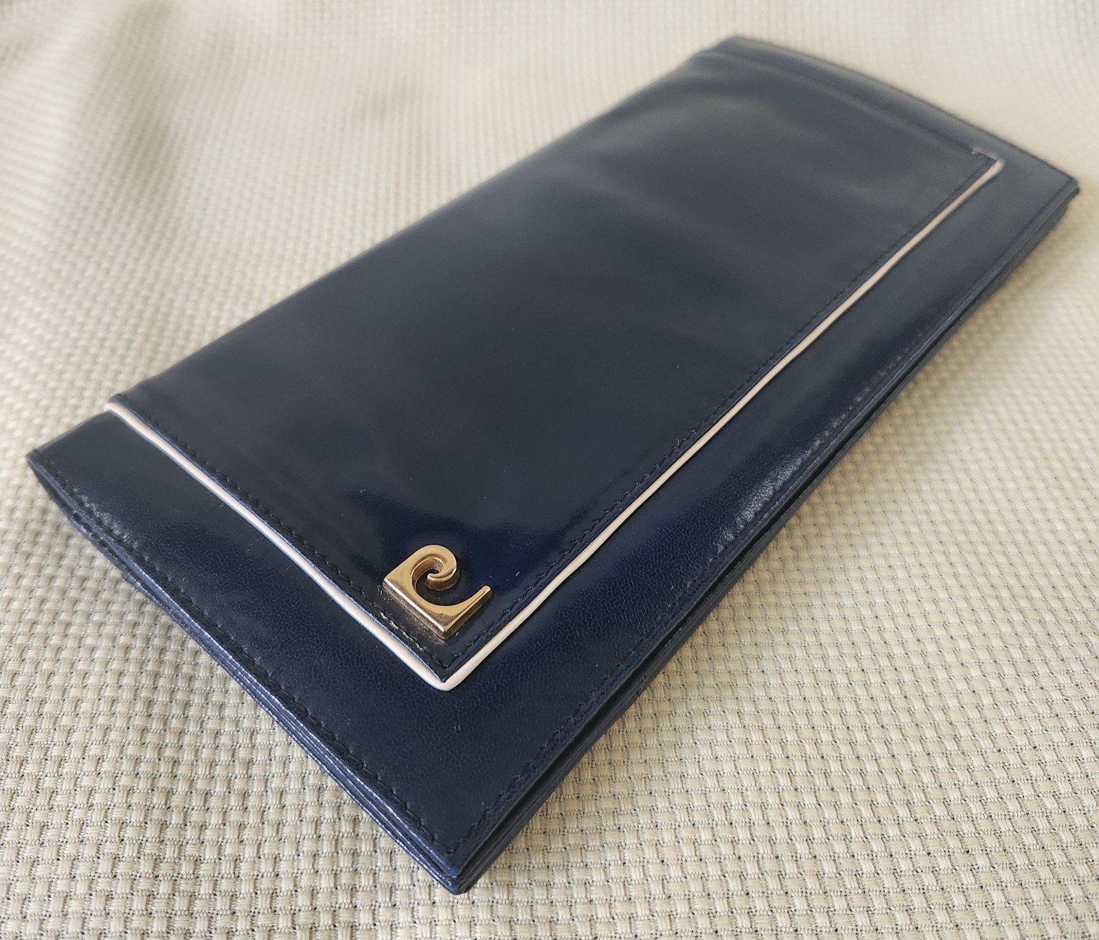 VTG Pierre Cardin Paris Navy Leather Envelope Clutch Gold Logo Made in Italy 70s