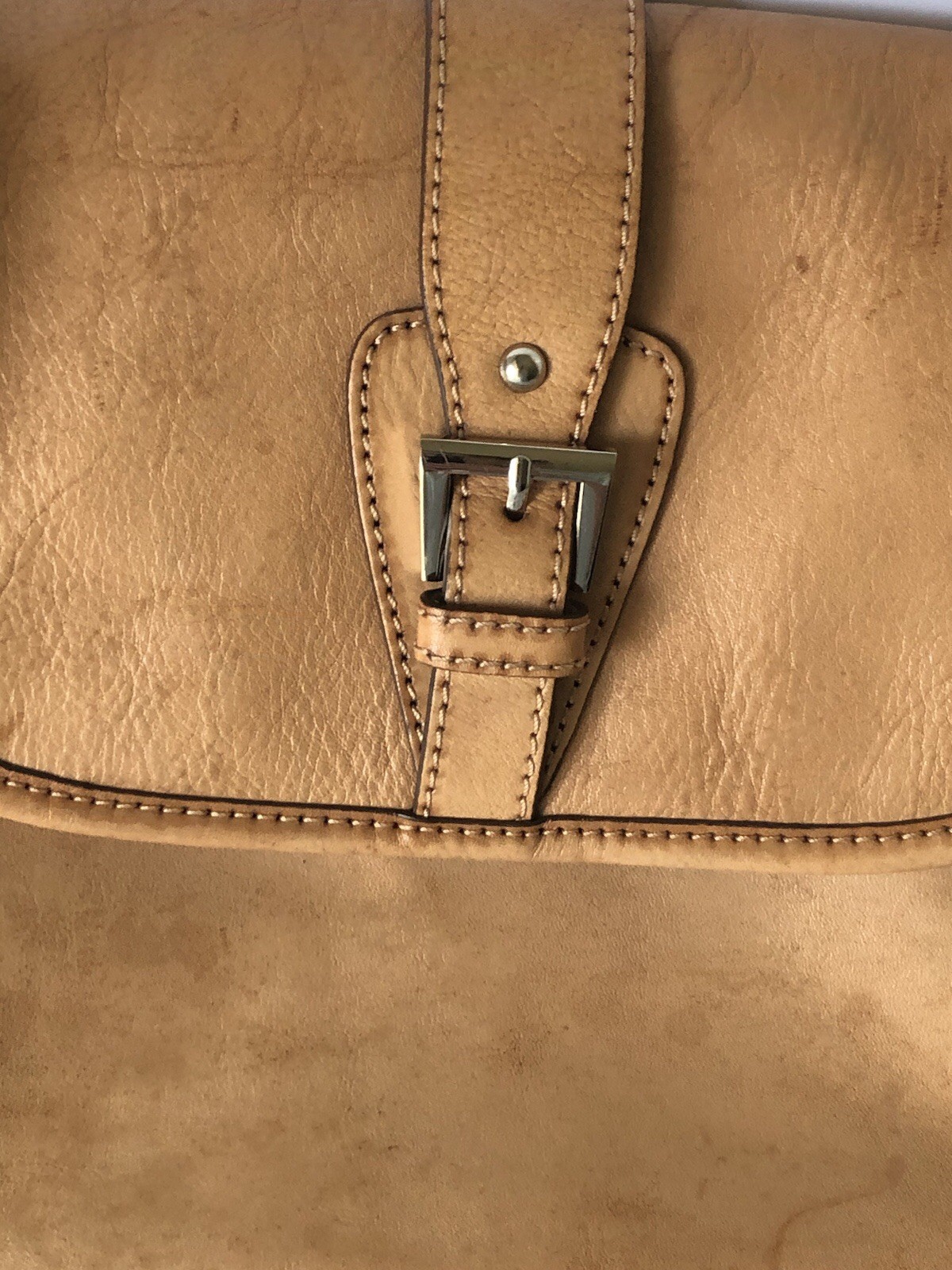Vintage Etienne Aigner Saddle Tan Leather Crossbody Bag 9”x8.5”x3.25”