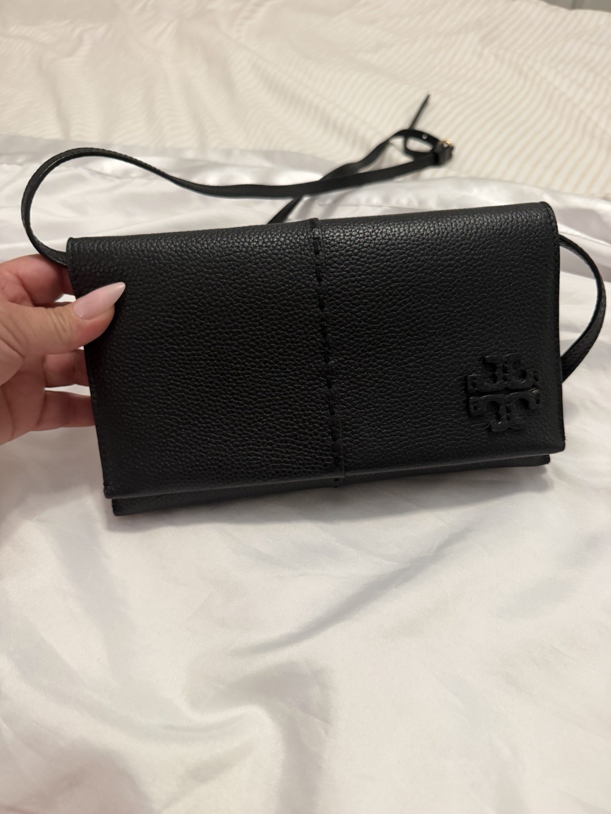 Tory Burch McGraw Wallet Crossbody Black Gold Hardware Logo Zip Inner Pocket