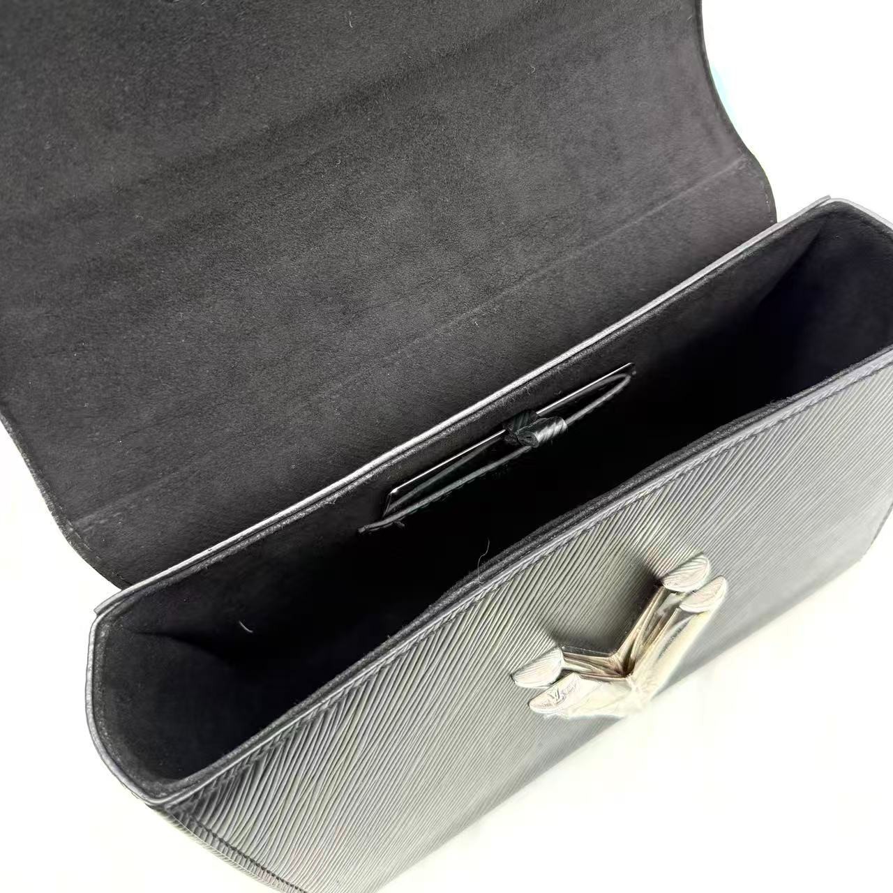LV Louis Vuitton Epi Twist Shoulder Bag MM Black Leather Medium Shoulder Bag