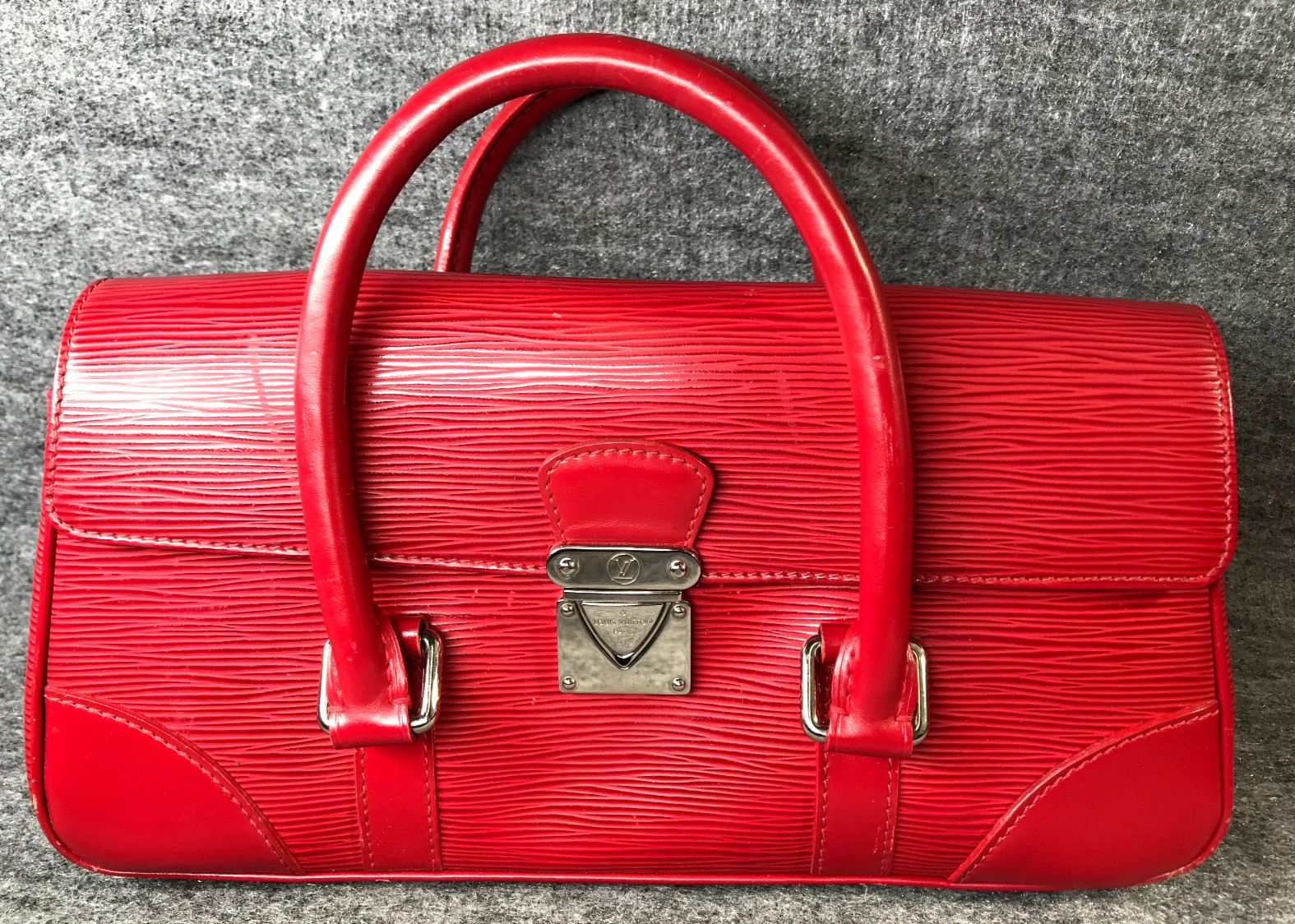 Louis Vuitton Epi Leather Segur PM Hand Bag Shoulder Bag M5882E – Used