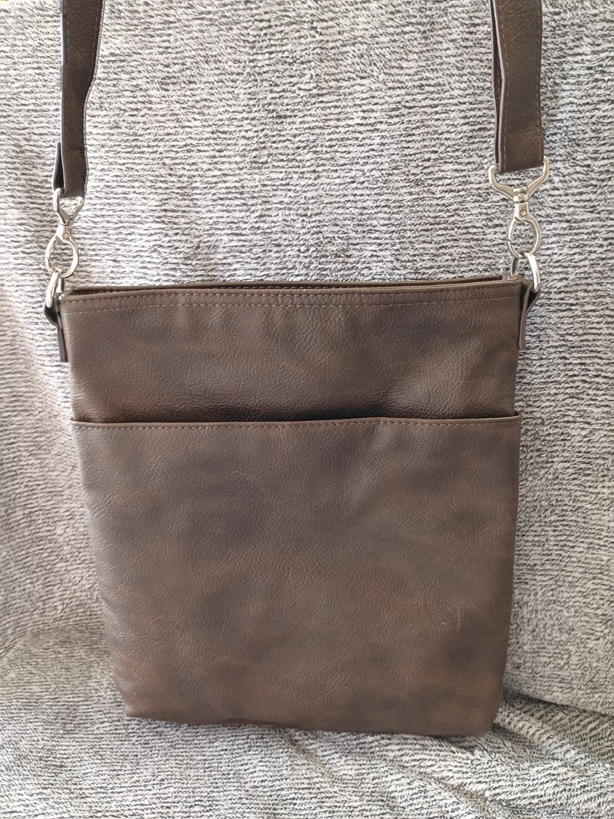 Women’s Thirty-One Crossbody Organizing Shoulder Bag Chestnut Distressed Pebble