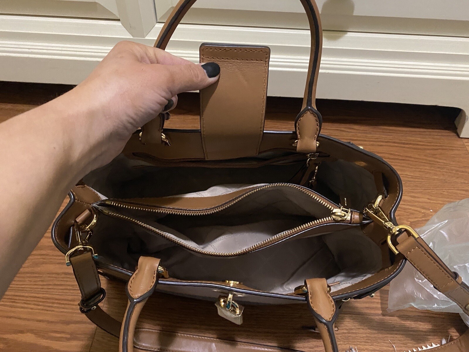Michael Kors Hamilton Shoulder Bag – Brown