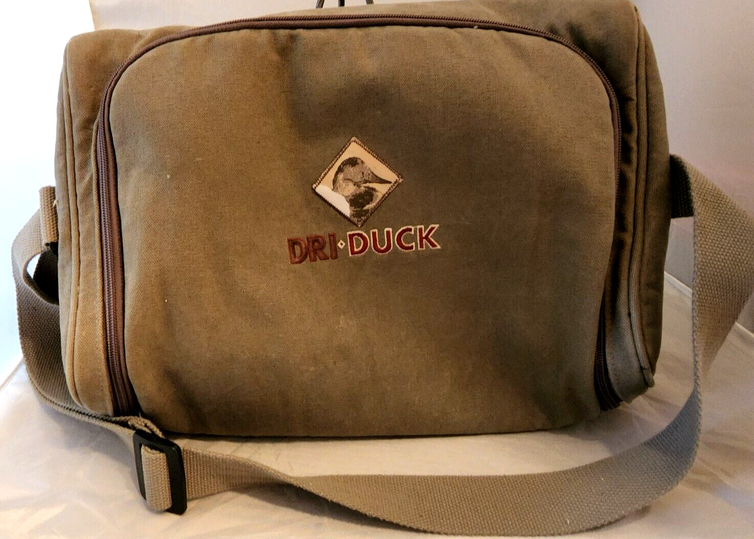 Dri Duck Olive Green Multi-Purpose Bag Adjustable Strap Easy Access Pockets NICE