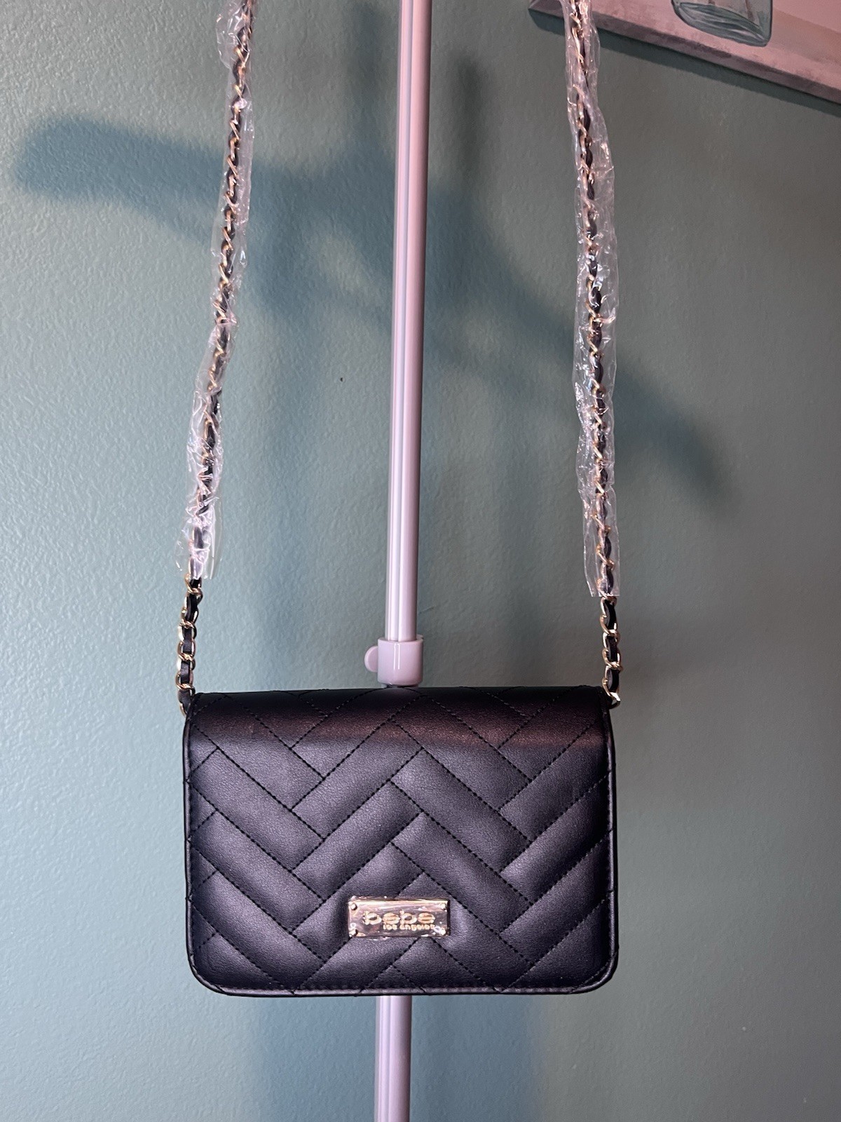 bebe Black Quilted Small Crossbody Bag Gold Chain Strap Zip/Magnetic Detach