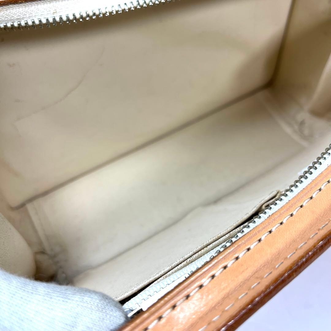 Courreges Square Shoulder Bag 1990s Beige Leather Crossbody 9.2in