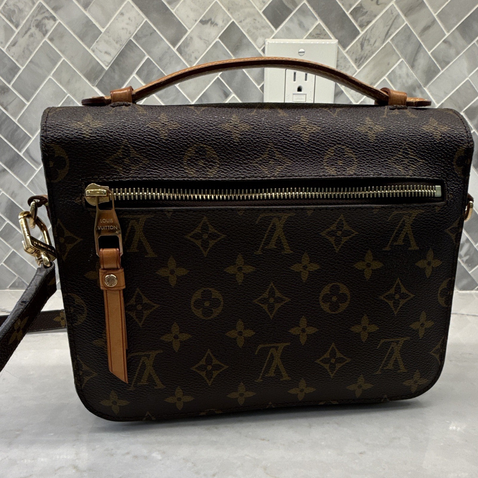 Louis Vuitton Pochette Métis Monogram Brown Top Handle Crossbody, Gold Hardware