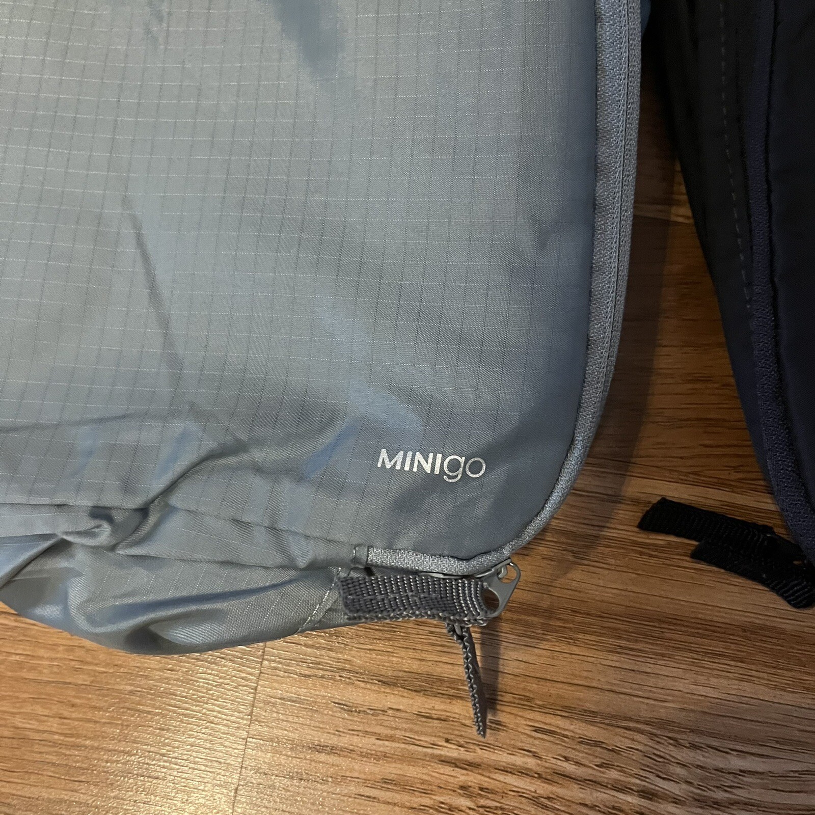Miniso Minigo Bag Black Slate Size Medium Zip Mesh 14in x 10in
