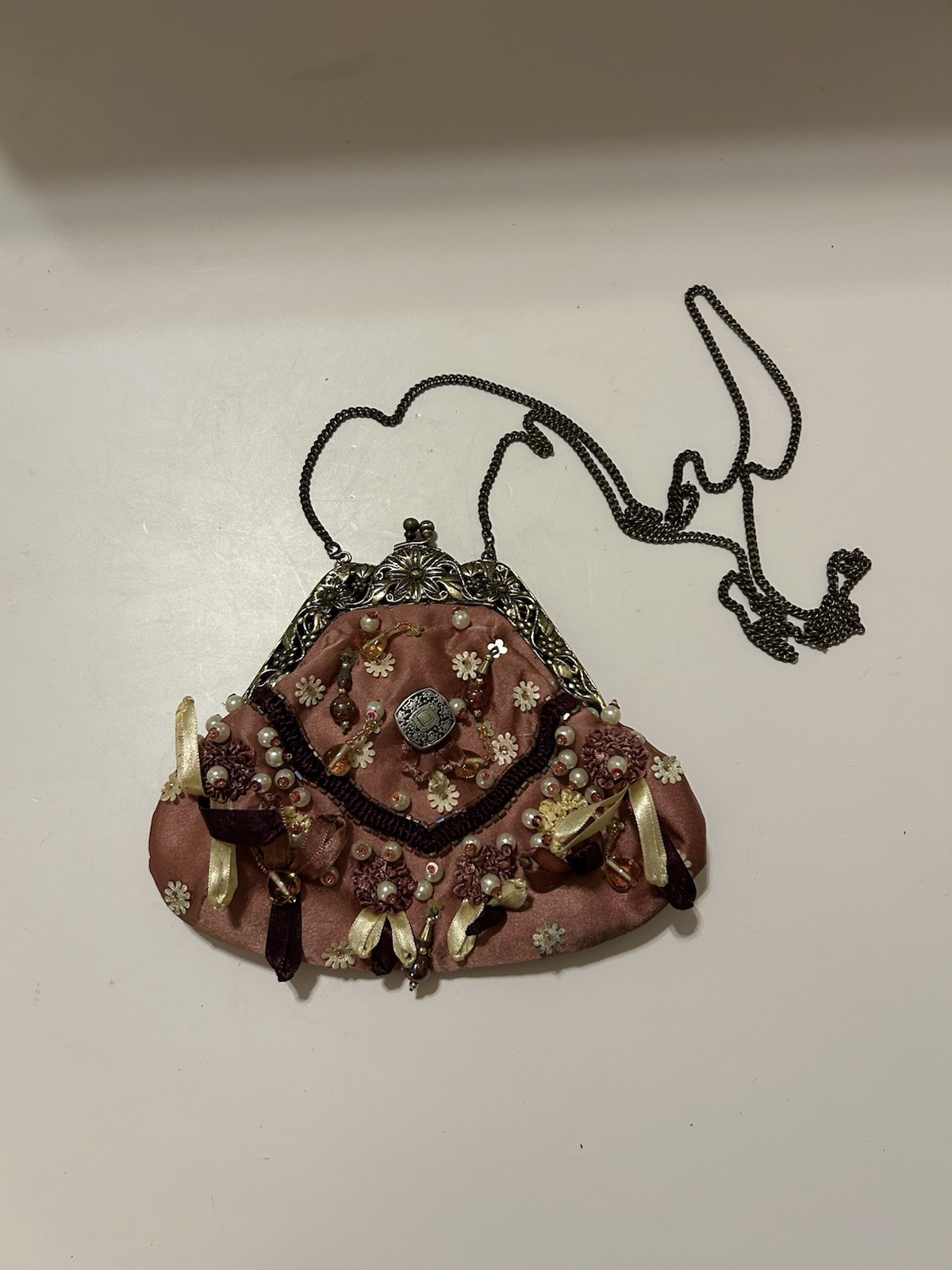 Vintage Embroidered Kiss Lock Silk Lined Purse Chain Strap Evening Bag READ