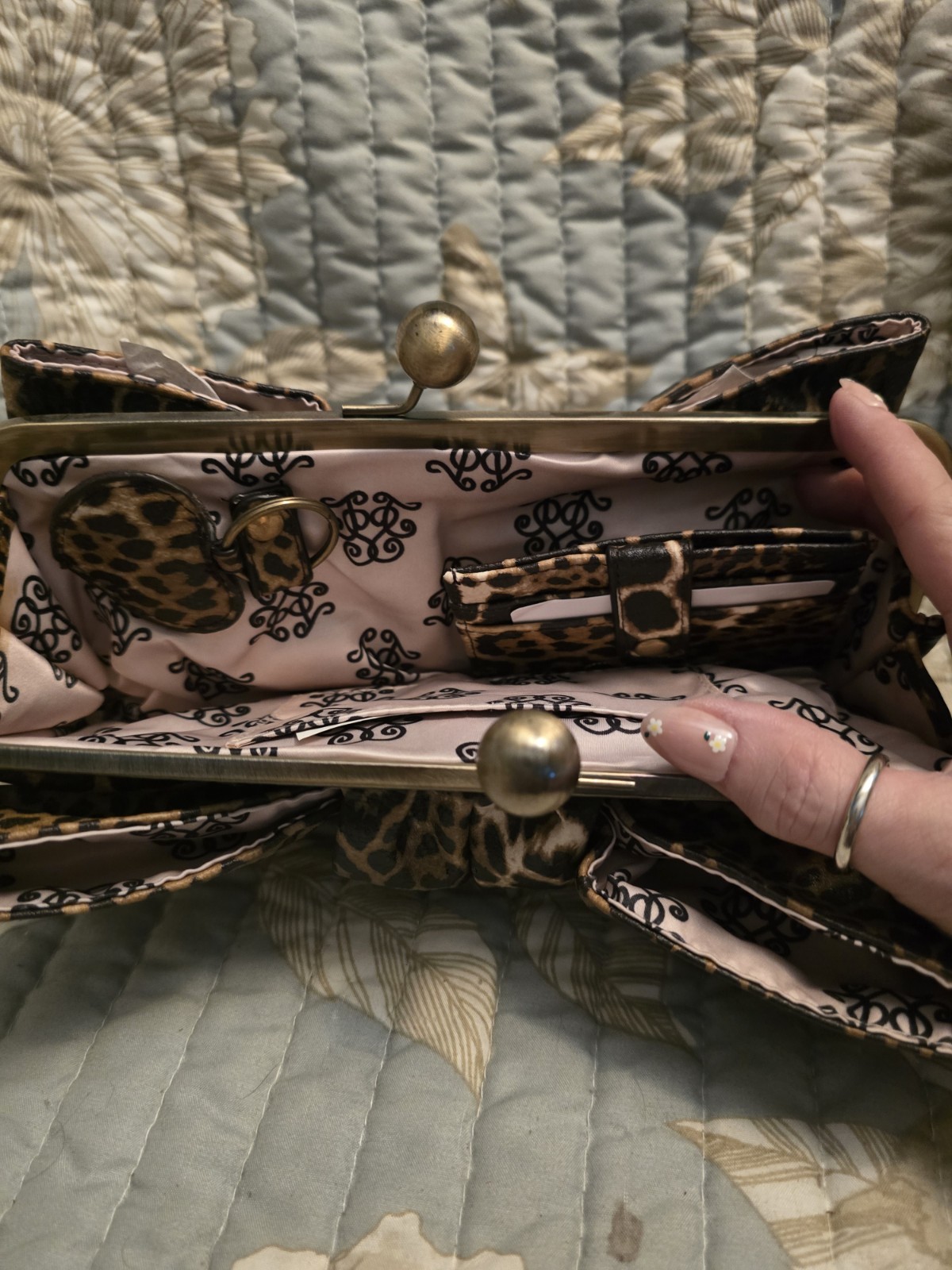 NWT Jessica Simpson Leopard Jenny Bow Kisslock Clutch With Key & Card Holders