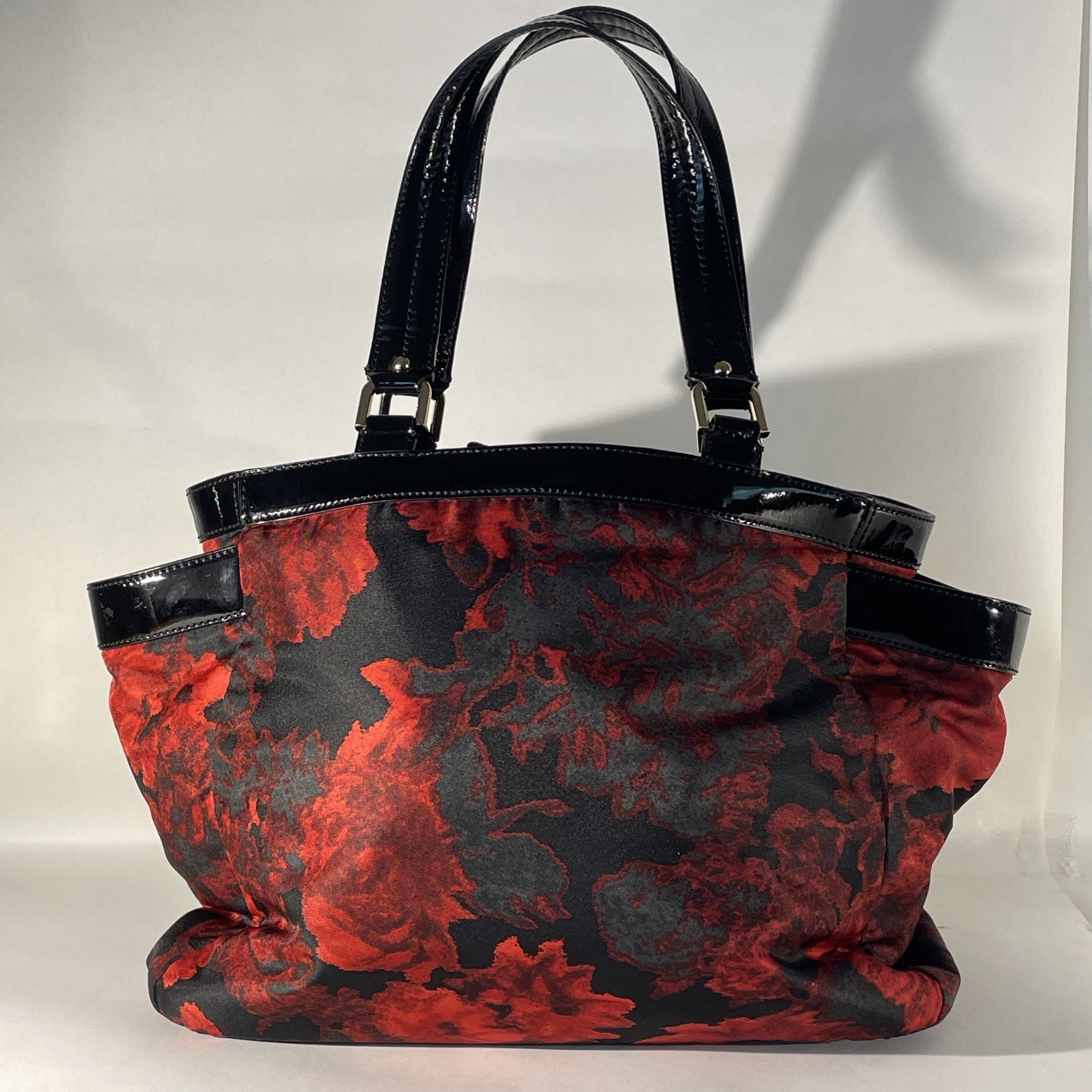 Talbots Black Red Floral Fabric Shoulder Tote Black Faux Patent Leather Trim